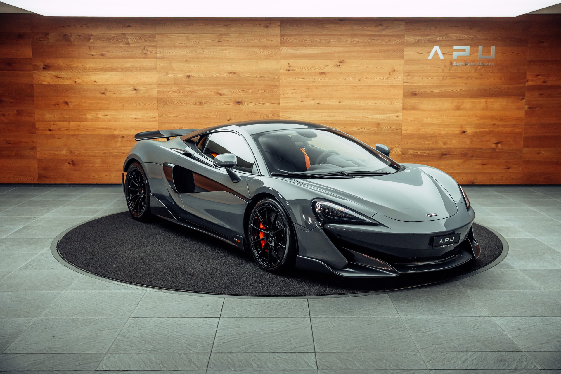 McLAREN 600LT Coupé 3.8 V8 SSG Chicane Effect