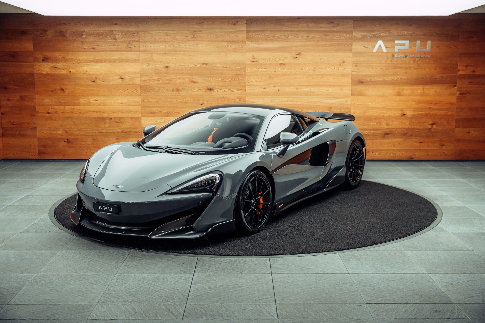 McLAREN 600LT Coupé 3.8 V8 SSG Chicane Effect-showroom-element-3