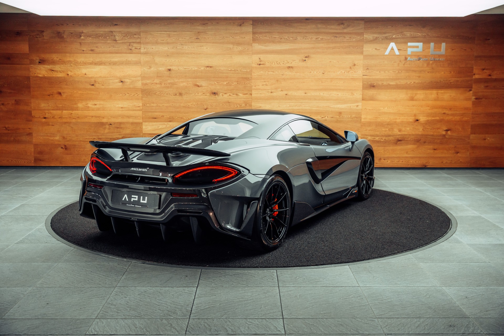 McLAREN 600LT Coupé 3.8 V8 SSG Chicane Effect-showroom-element-1