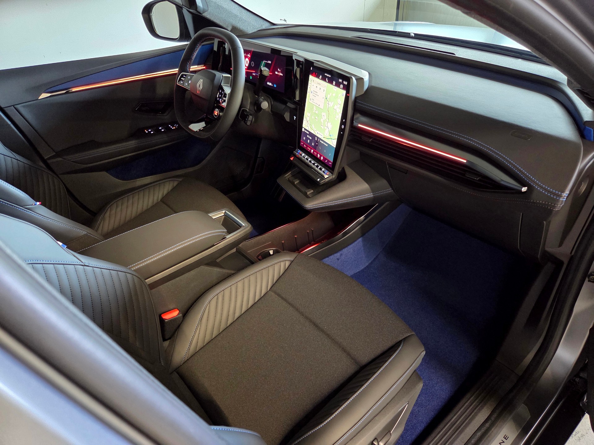 RENAULT Scénic E-Tech esprit Alpine-image-16
