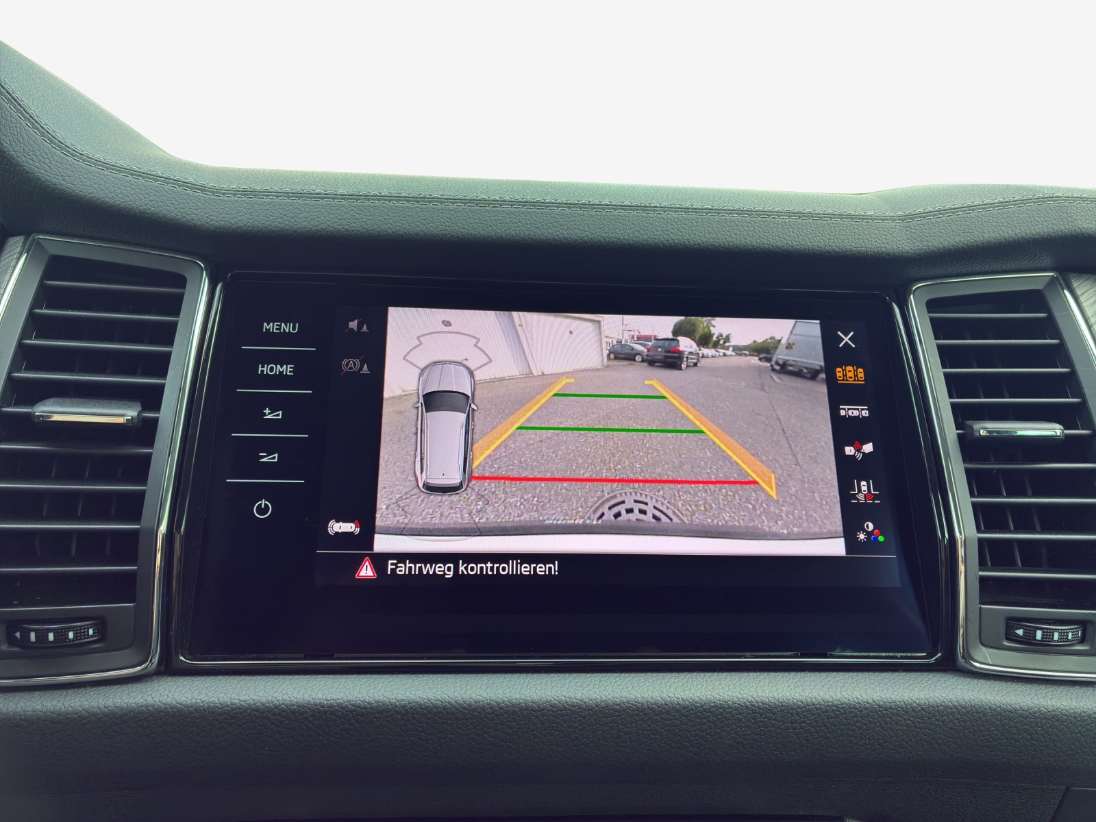 SKODA Kodiaq 2.0 TSI 4x4 Style-image-14