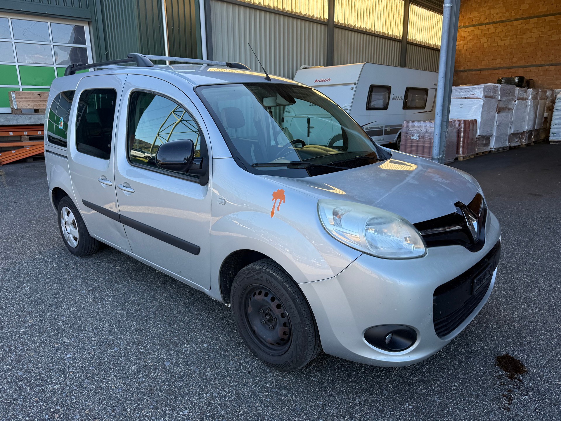 RENAULT Kangoo 1.5 dCi Swiss Edition-showroom-element-2