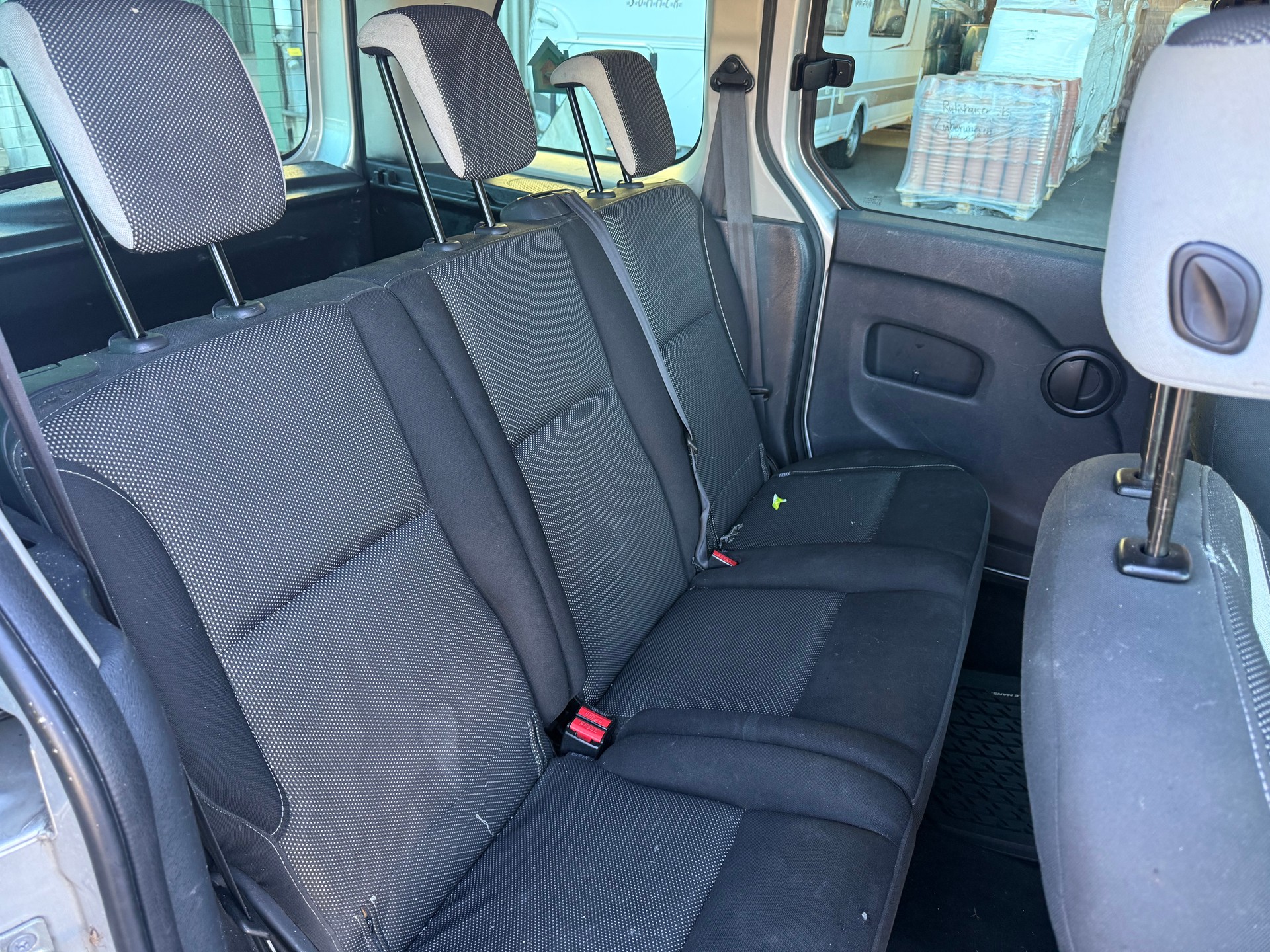 RENAULT Kangoo 1.5 dCi Swiss Edition-image-7
