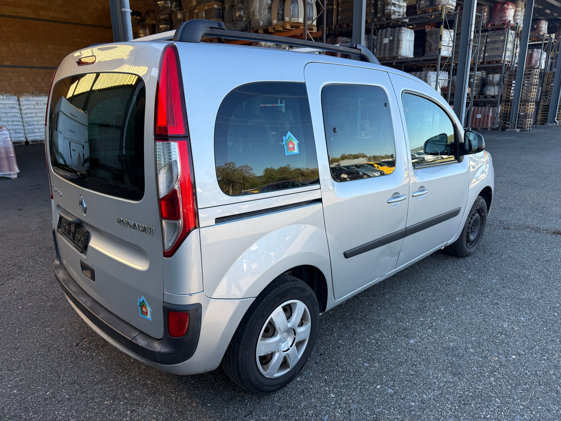 RENAULT Kangoo 1.5 dCi Swiss Edition-showroom-element-3