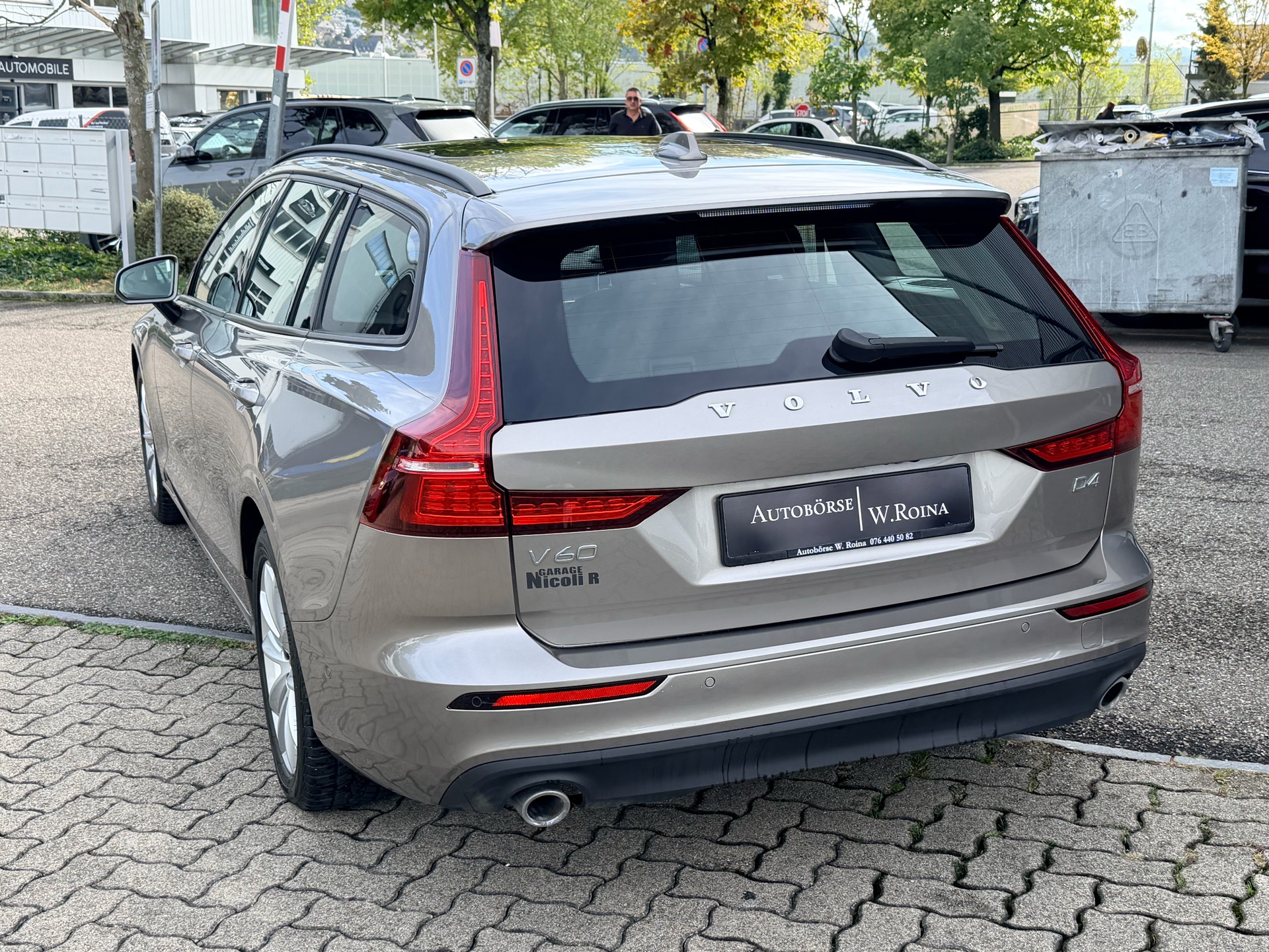 VOLVO V60 D4 Inscription Geartronic-image-4