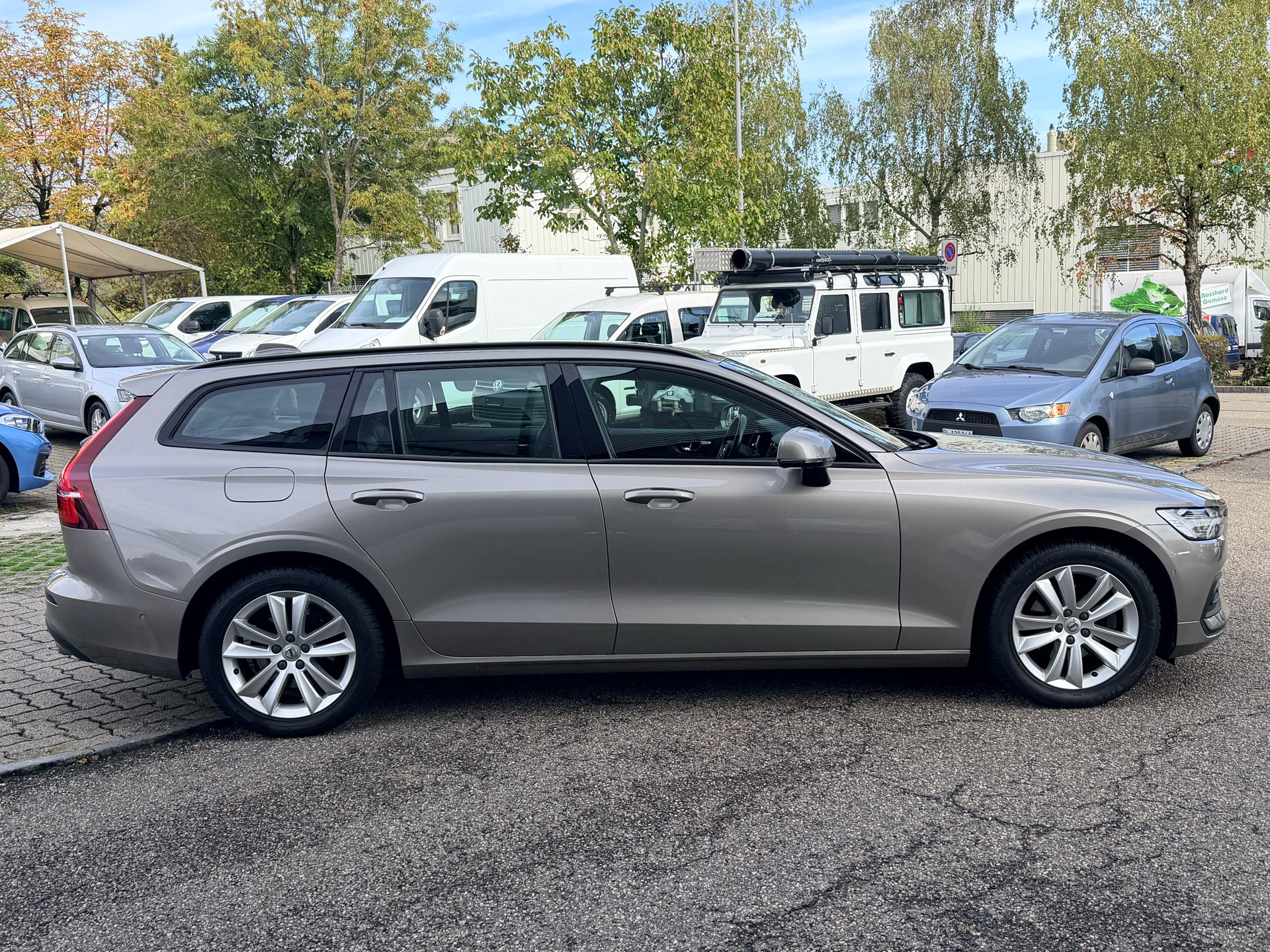 VOLVO V60 D4 Inscription Geartronic-image-1