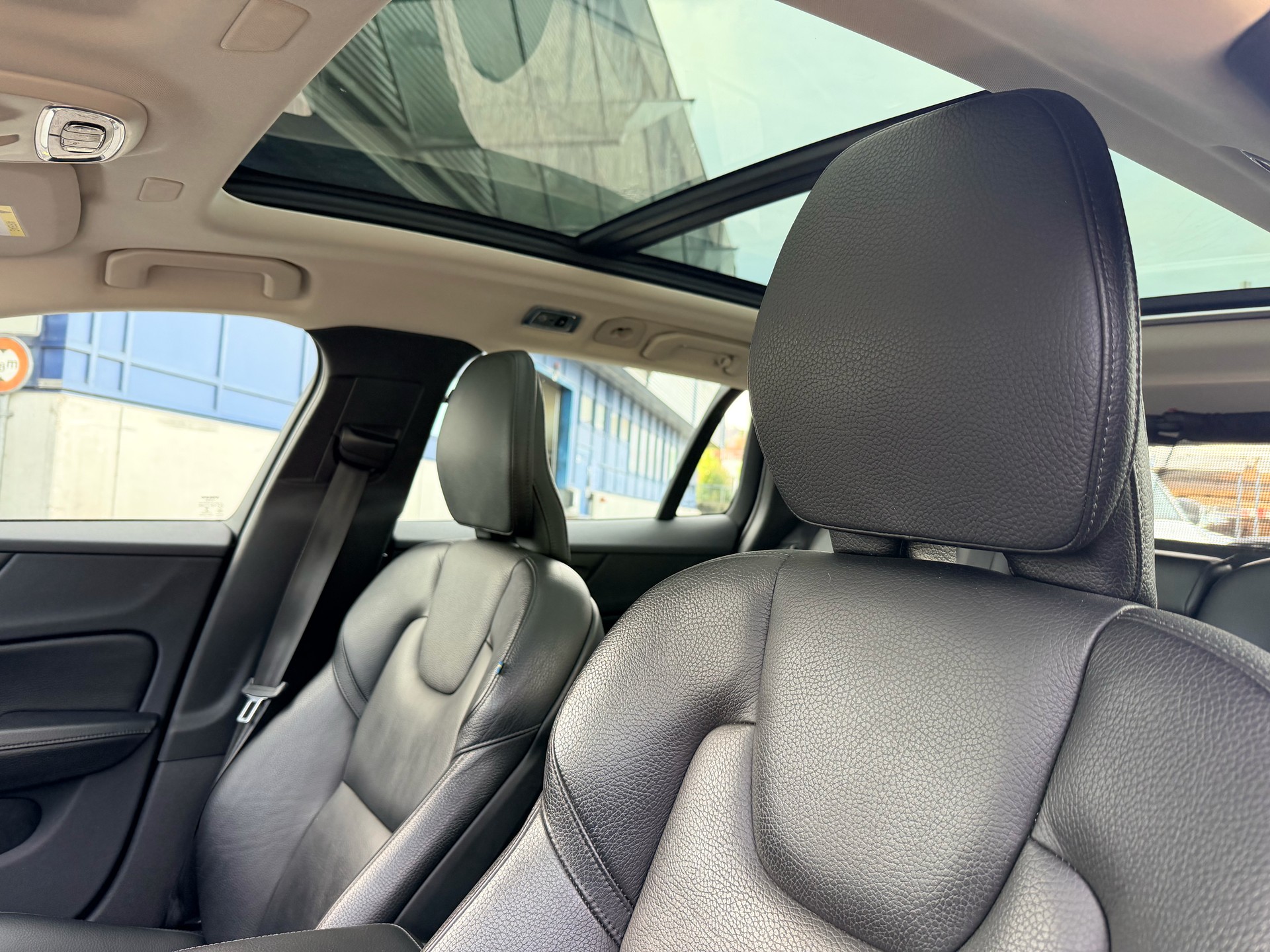 VOLVO V60 D4 Inscription Geartronic-image-13