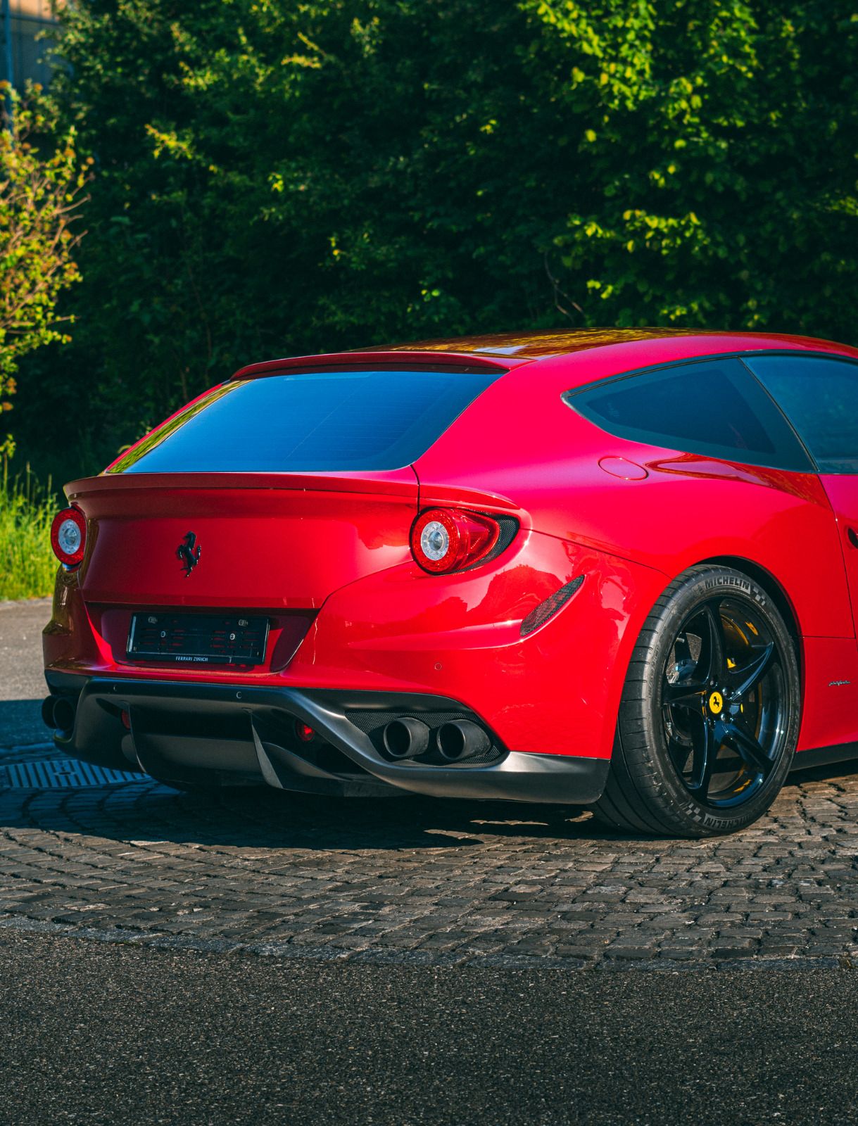 FERRARI FF-image-13