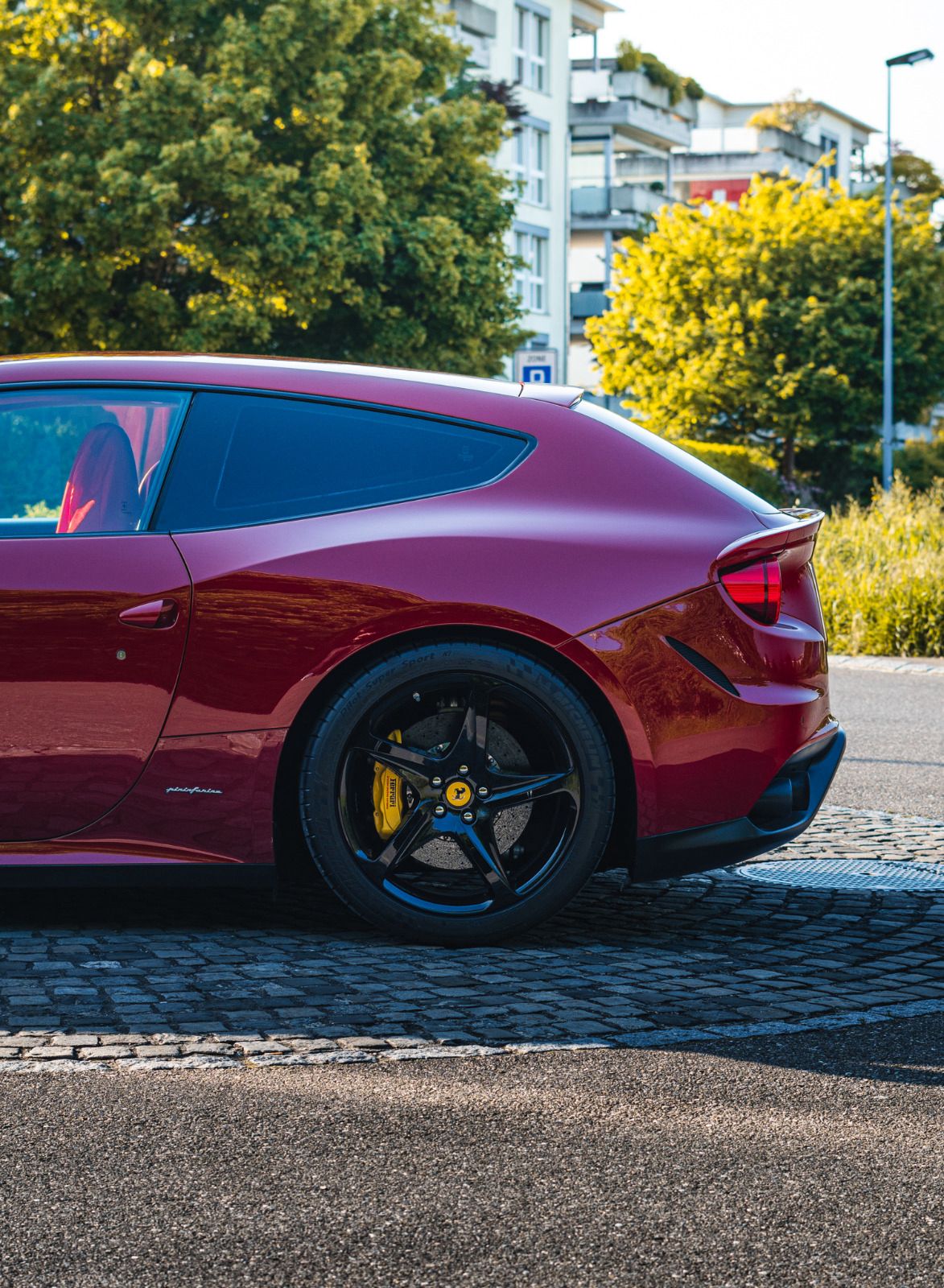 FERRARI FF-image-10