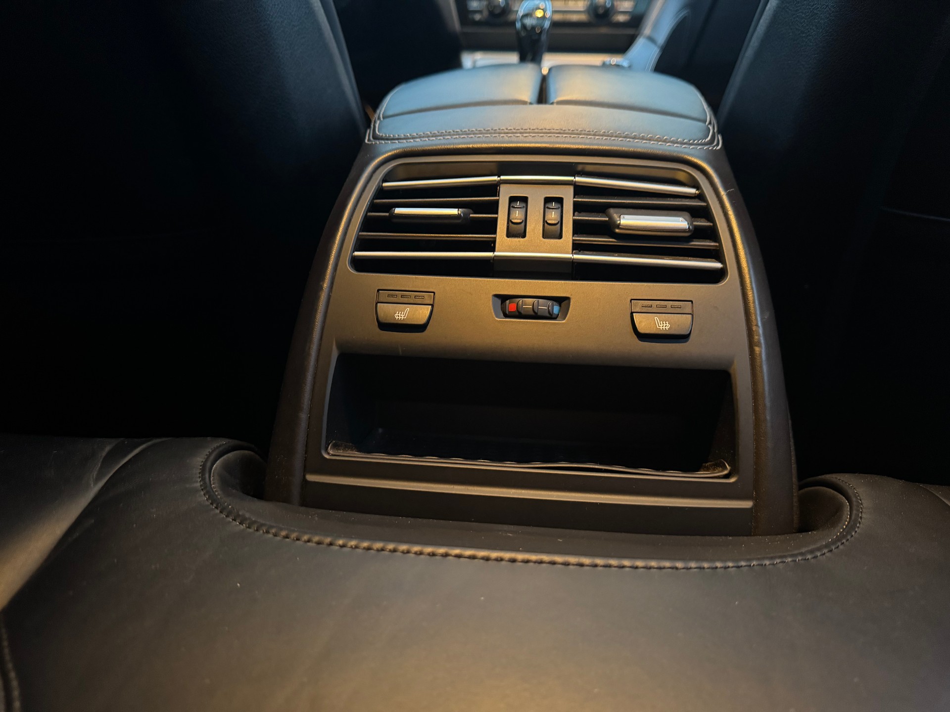 BMW 650i Gran Coupé xDrive 450PS | Head-Up-Display | B&O Soundsystem | Leder Interior | Panoramadach | Soft-Close-Türen-image-12
