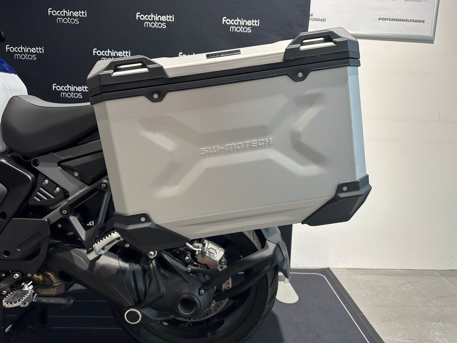 BMW R 1300 GS Adventure-image-5