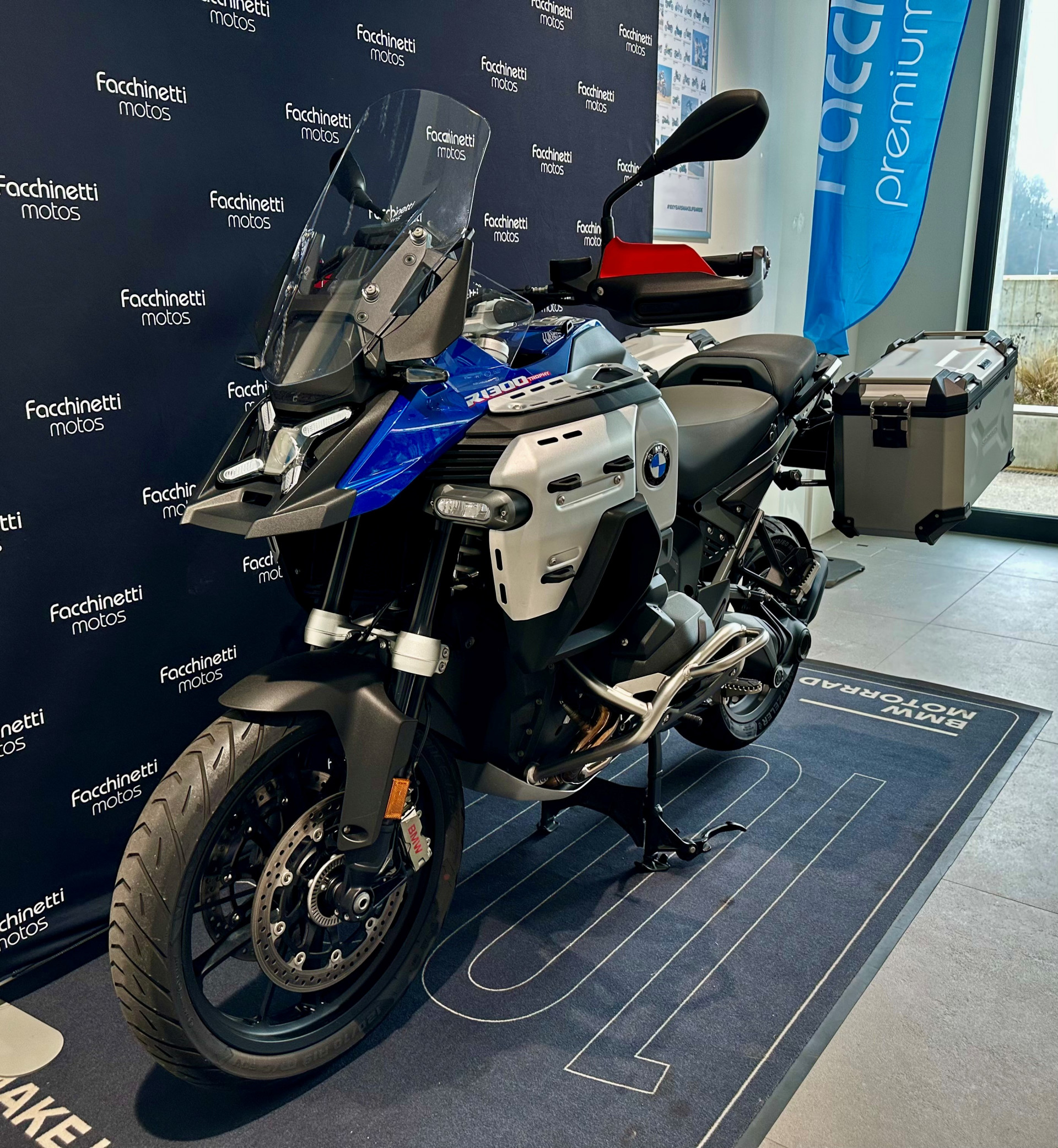 BMW R 1300 GS Adventure-showroom-element-1