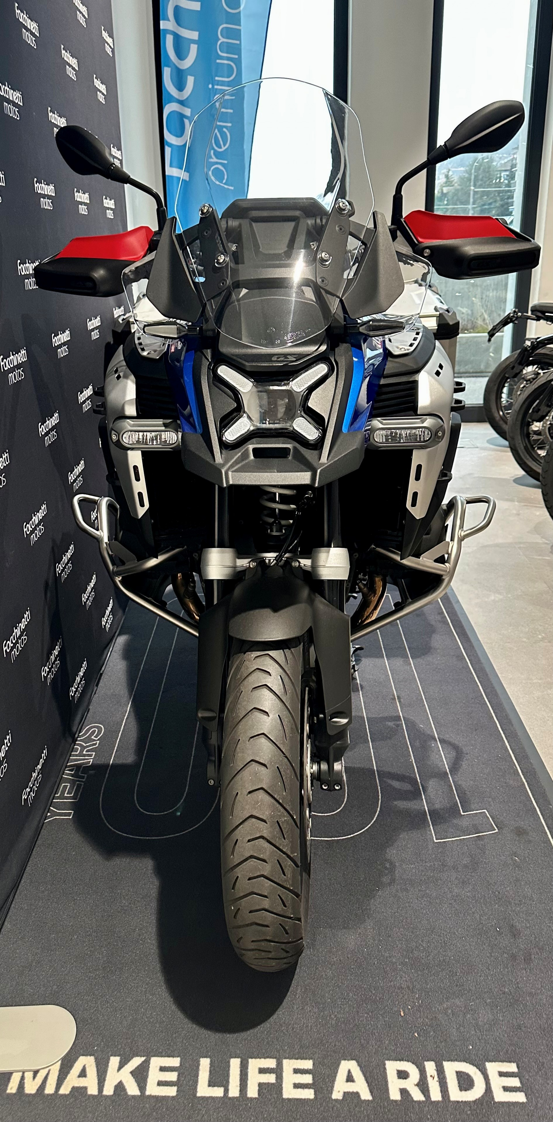 BMW R 1300 GS Adventure-showroom-element-3