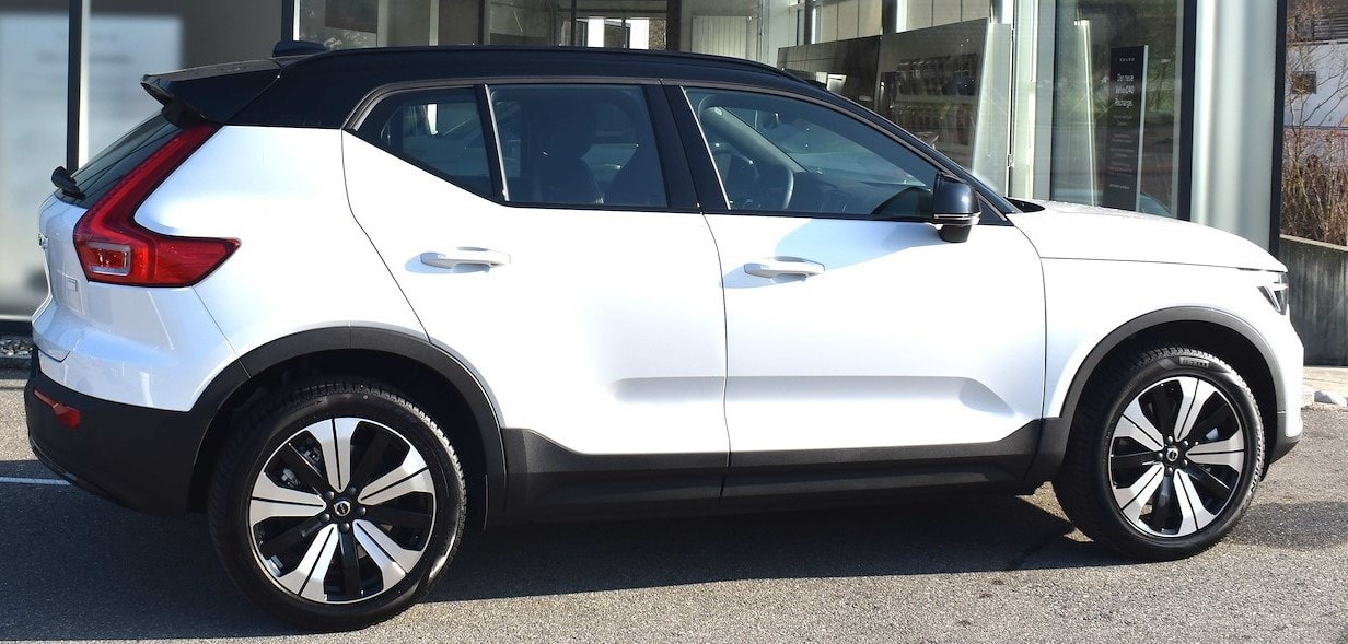 VOLVO XC40 Recharge P6 Ultimate-image-2