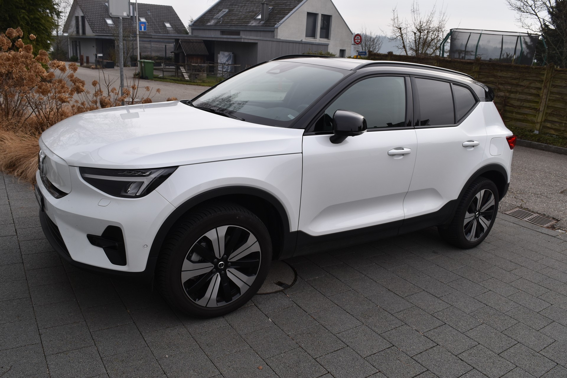 VOLVO XC40 Recharge P6 Ultimate-image-6