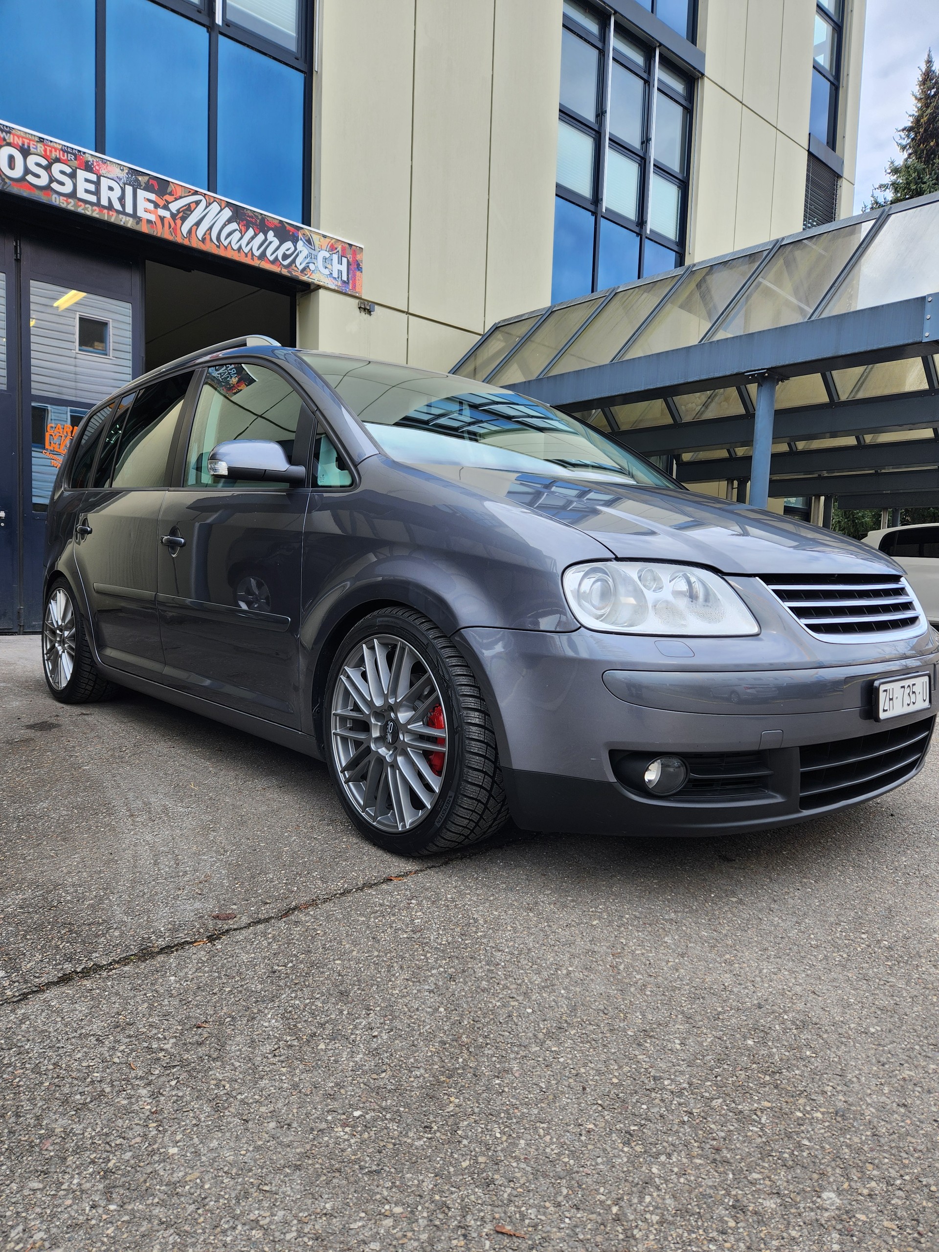 VW Touran 2.0 FSI Trendline-image-6