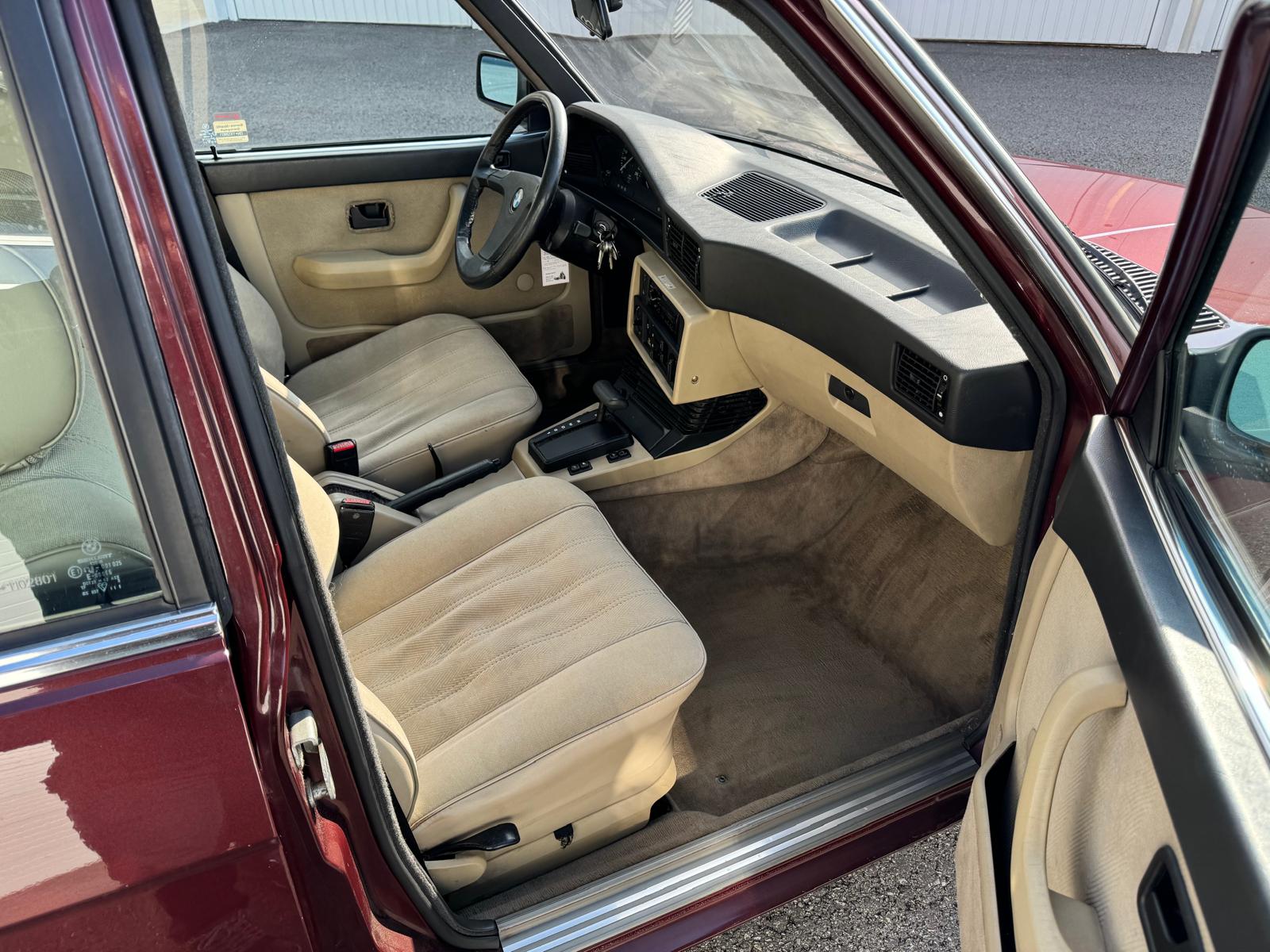 BMW 528i A-image-14