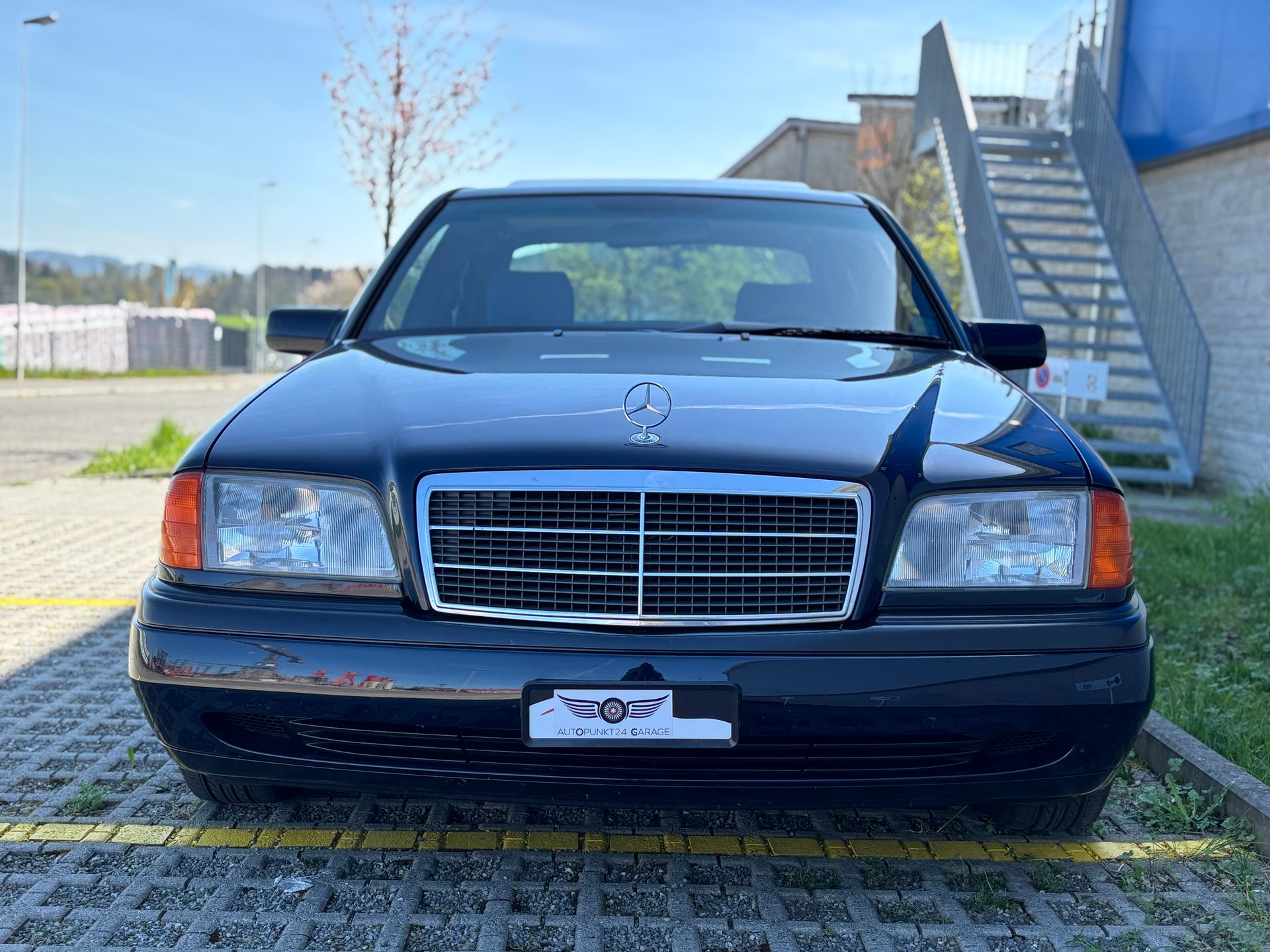 MERCEDES-BENZ C 180 Classic-showroom-element-2