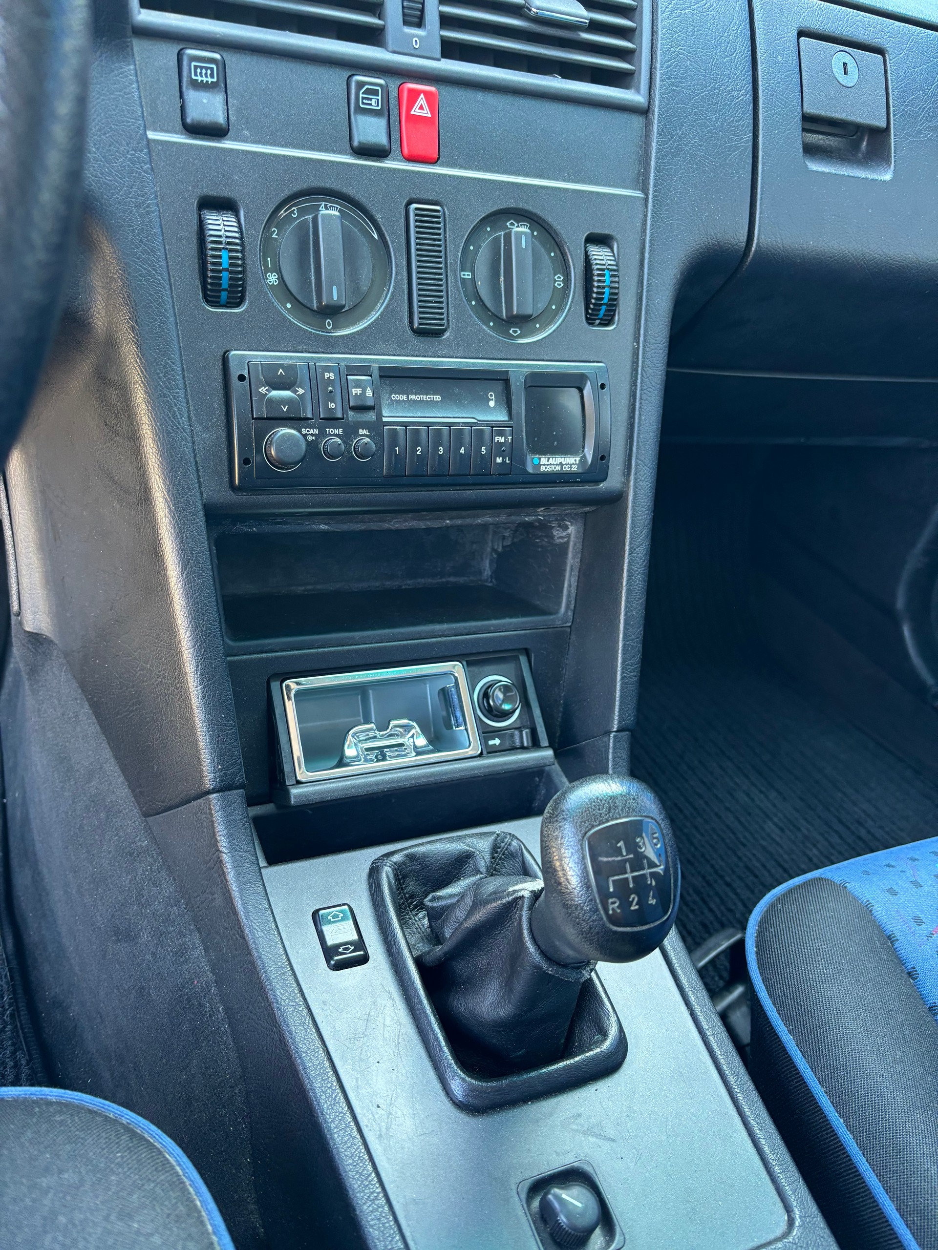 MERCEDES-BENZ C 180 Classic-image-10