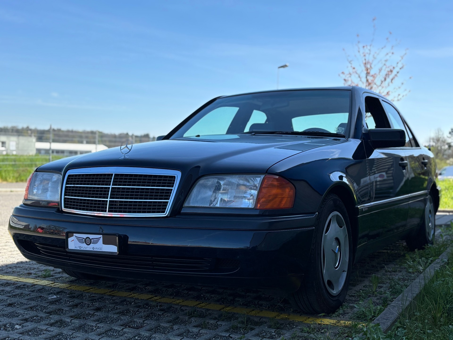 MERCEDES-BENZ C 180 Classic-showroom-element-3