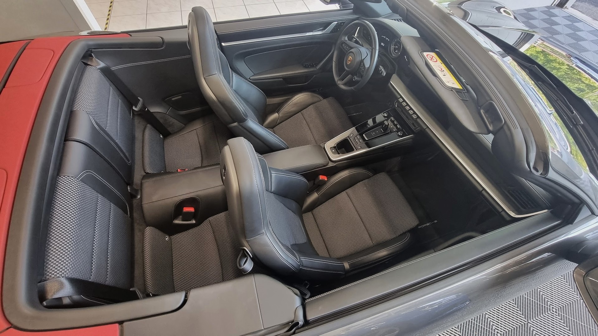 PORSCHE 911 Turbo Cabriolet PDK-image-9
