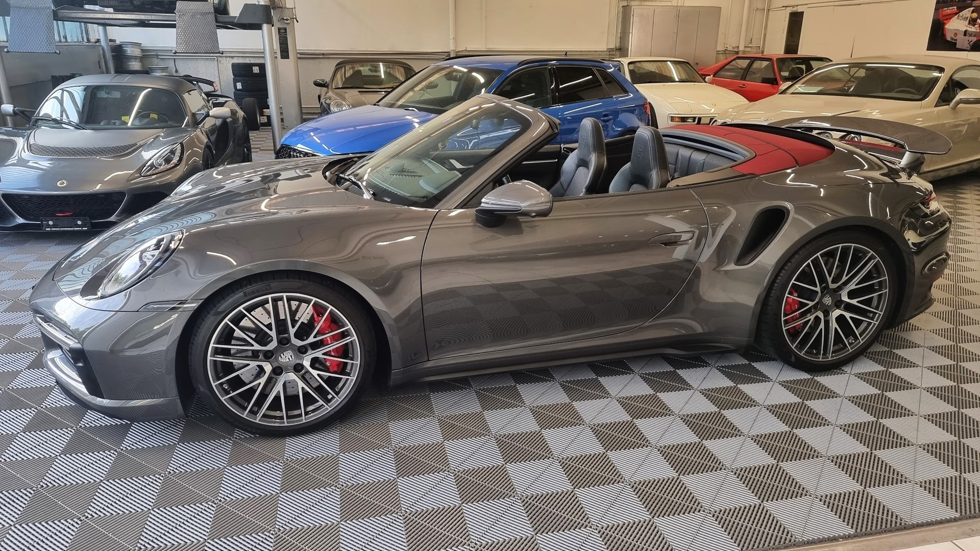 PORSCHE 911 Turbo Cabriolet PDK-showroom-element-2