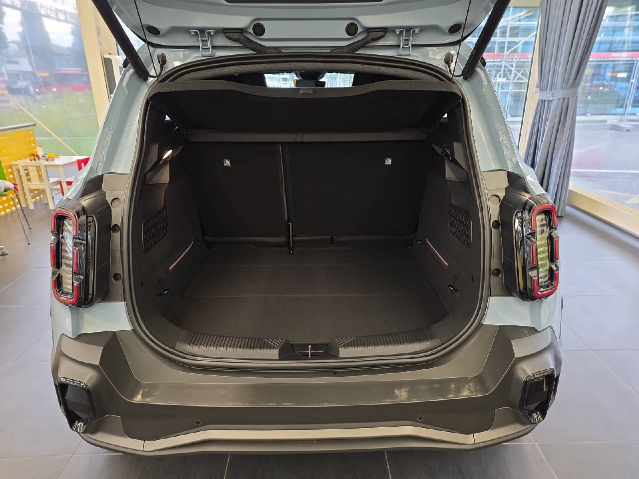RENAULT 4 E-Tech Comfort Range techno Demo-image-9