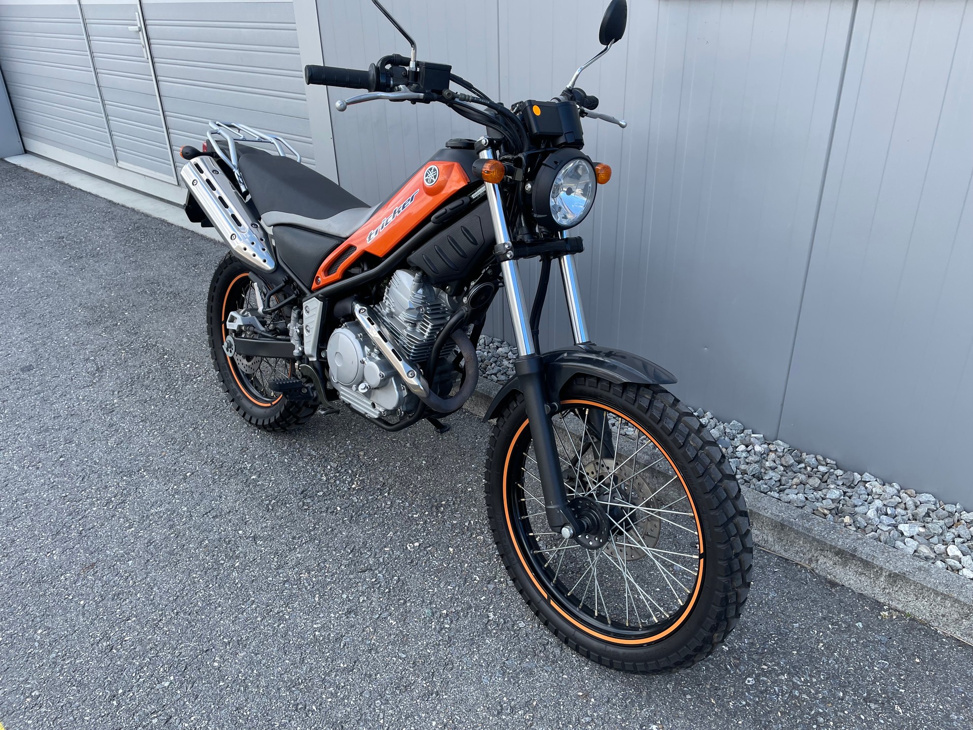 YAMAHA XG 250 Tricker-showroom-element-2