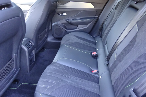 PEUGEOT 408 1.6 PHEV 180 GT-image-6