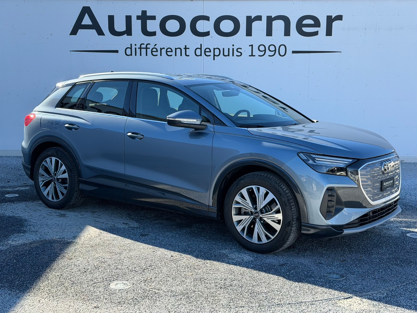AUDI Q4 e-tron 50 quattro-showroom-element-3