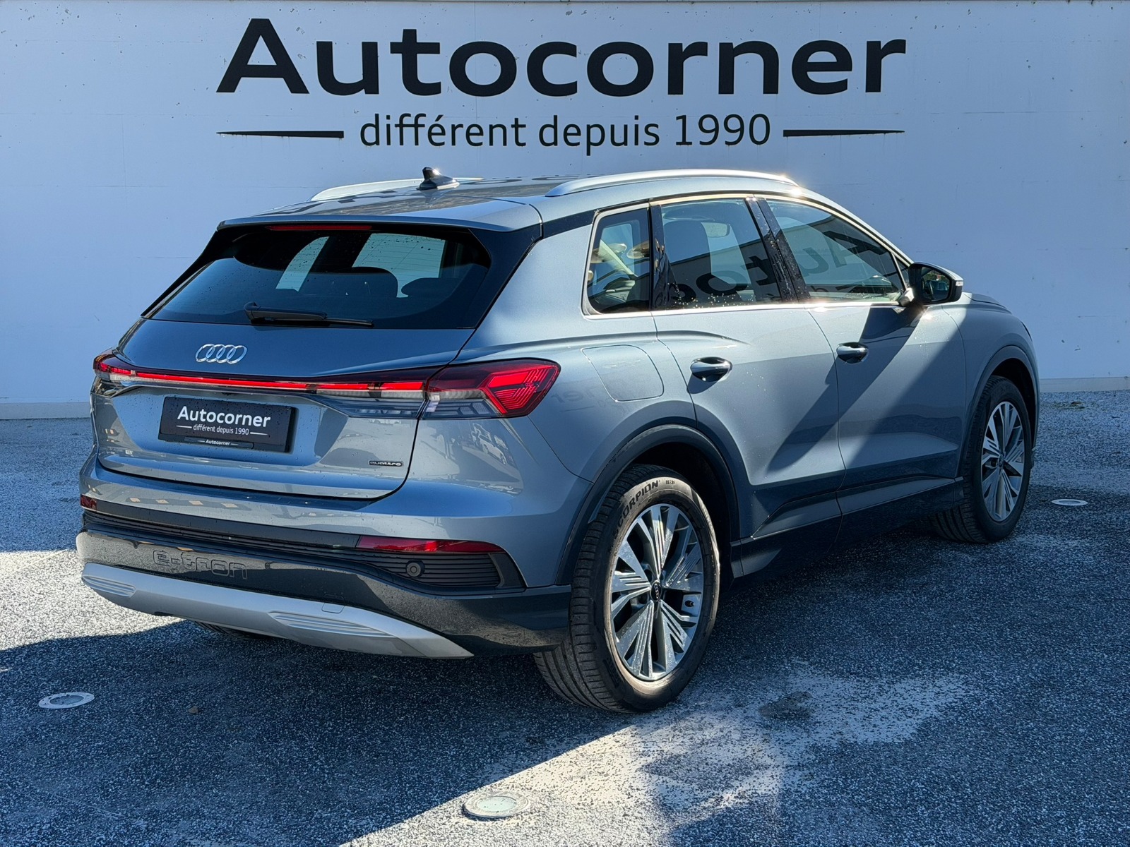 AUDI Q4 e-tron 50 quattro-showroom-element-2