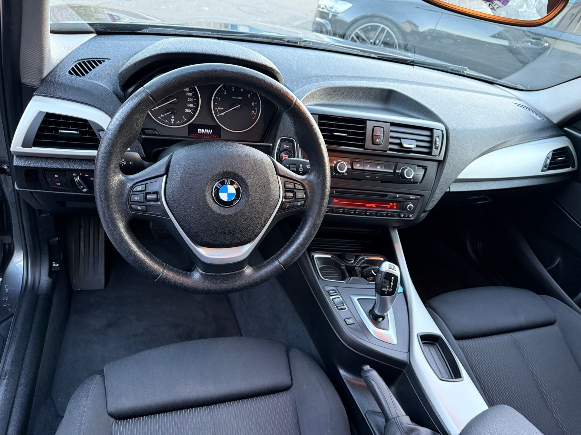 BMW 116i Steptronic-image-8