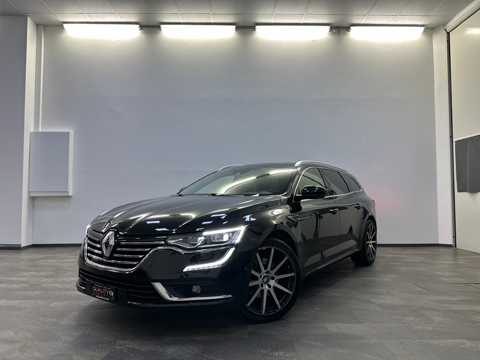 RENAULT Talisman Grandtour 1.6 TCe 90th Anniversary EDC-showroom-element-1