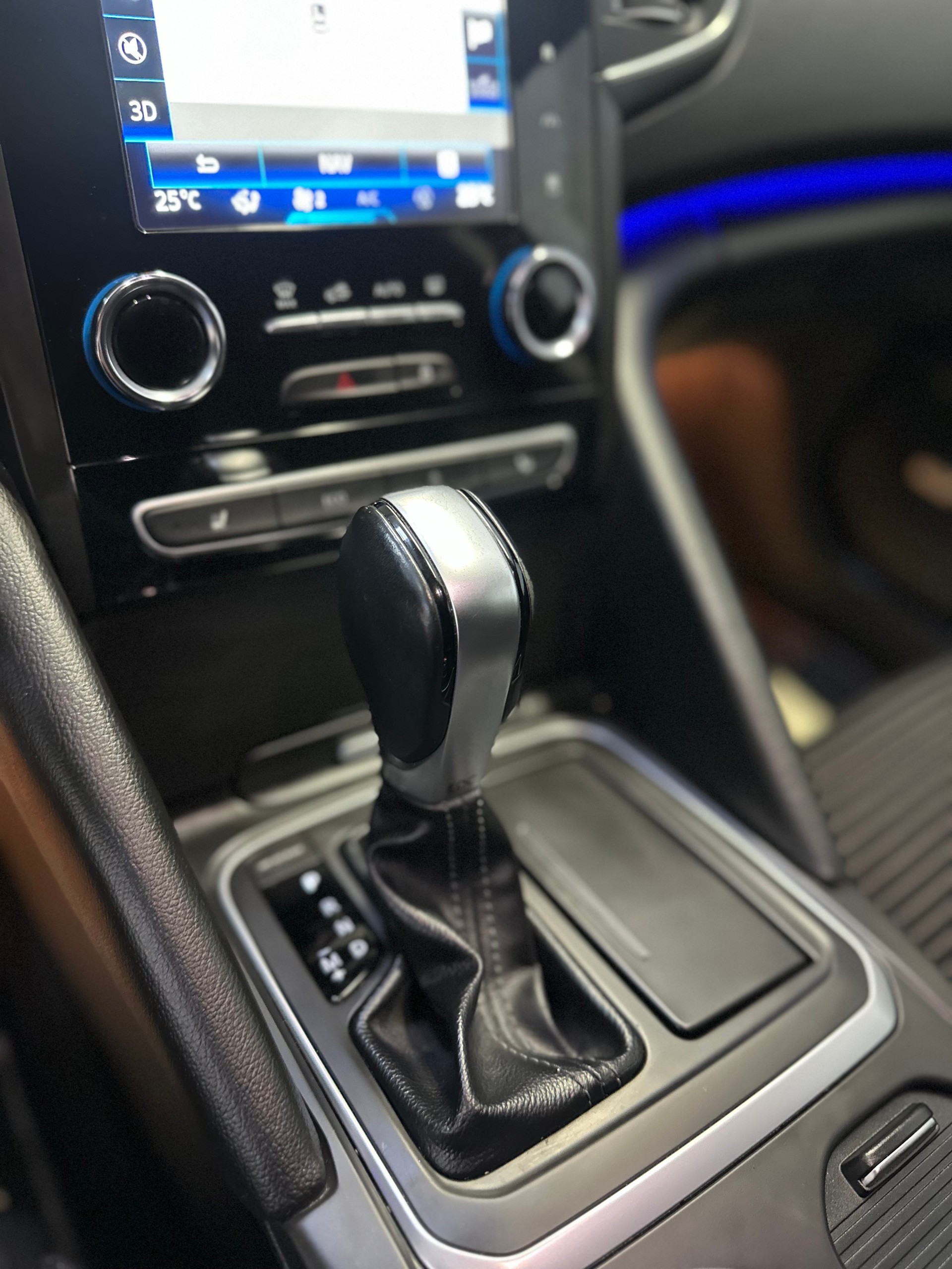 RENAULT Talisman Grandtour 1.6 TCe 90th Anniversary EDC-image-14