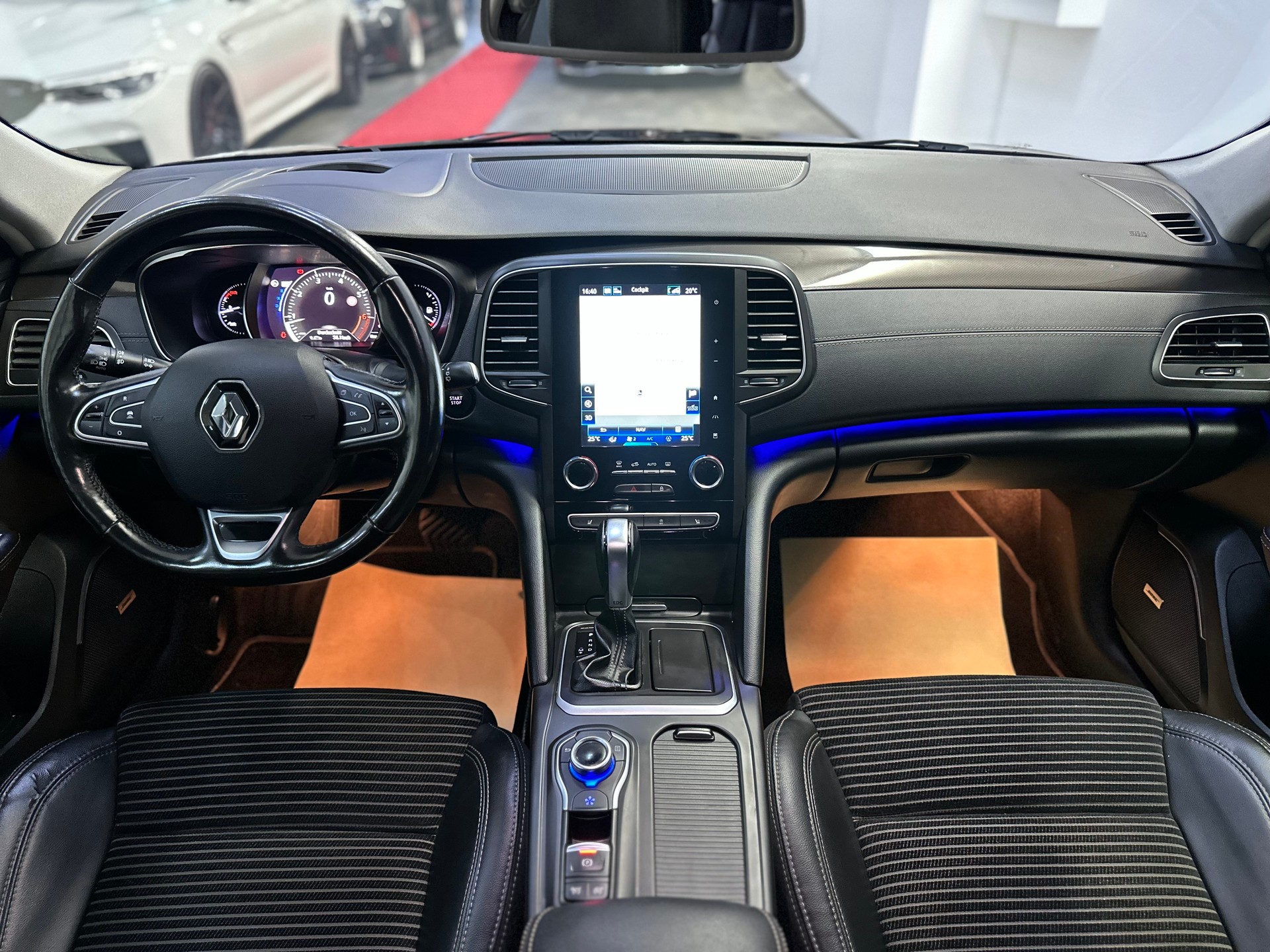 RENAULT Talisman Grandtour 1.6 TCe 90th Anniversary EDC-image-11