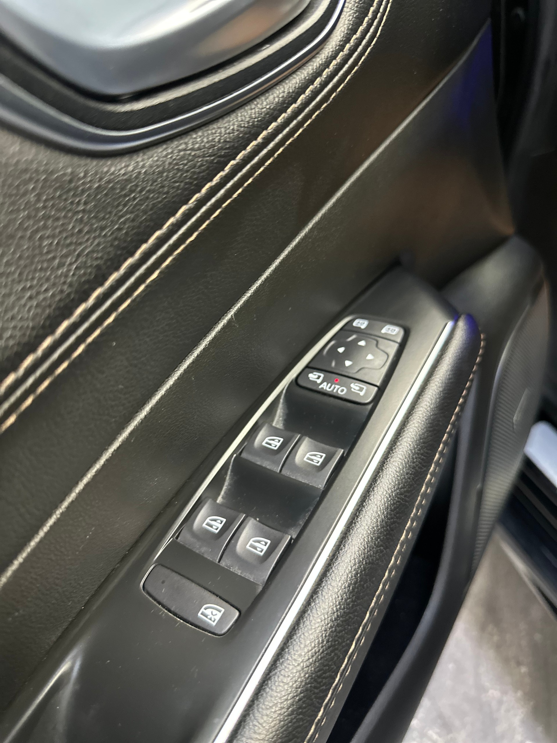 RENAULT Talisman Grandtour 1.6 TCe 90th Anniversary EDC-image-18