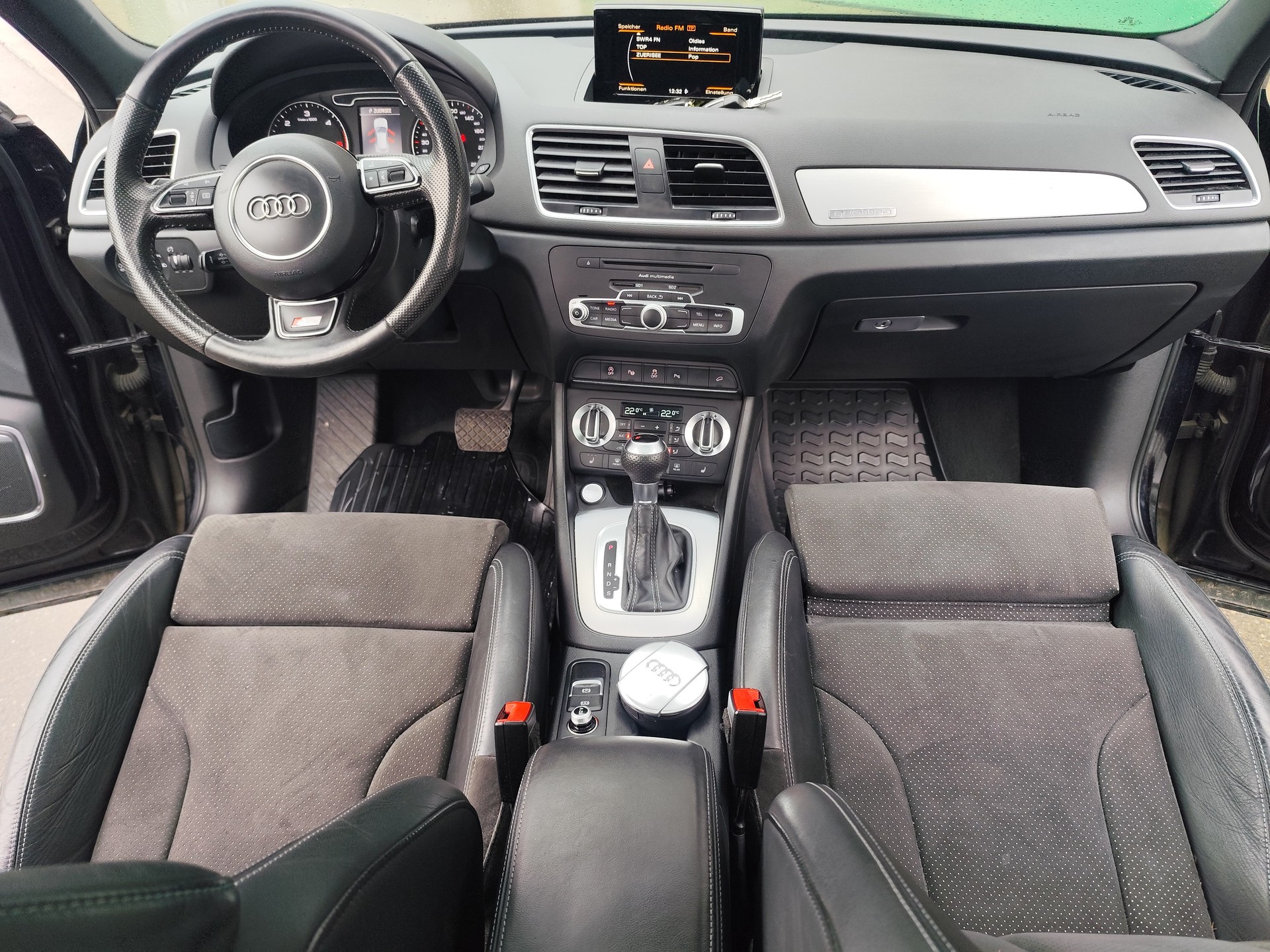 AUDI Q3 2.0 TDI quattro S-tronic-image-9
