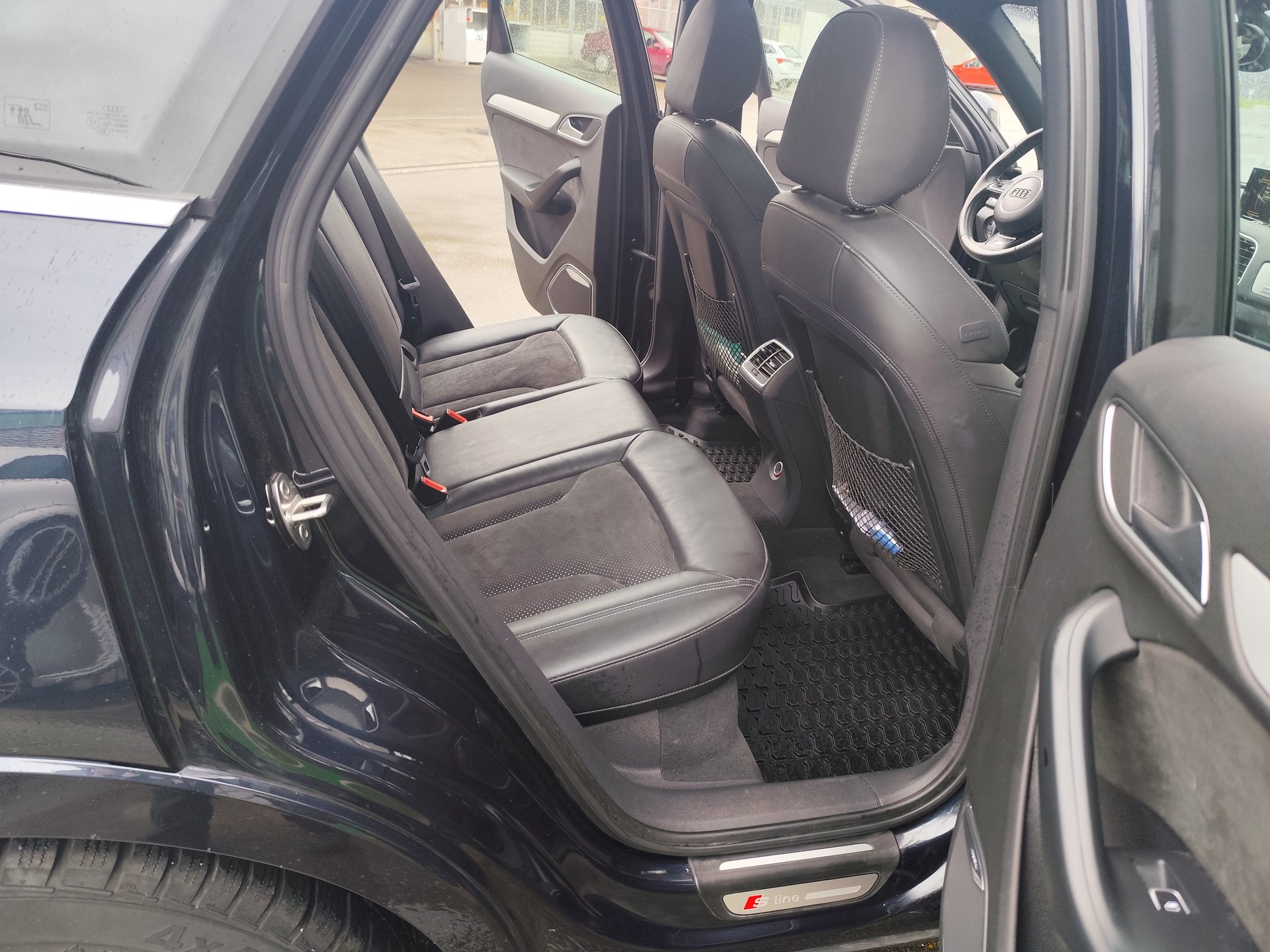 AUDI Q3 2.0 TDI quattro S-tronic-image-7