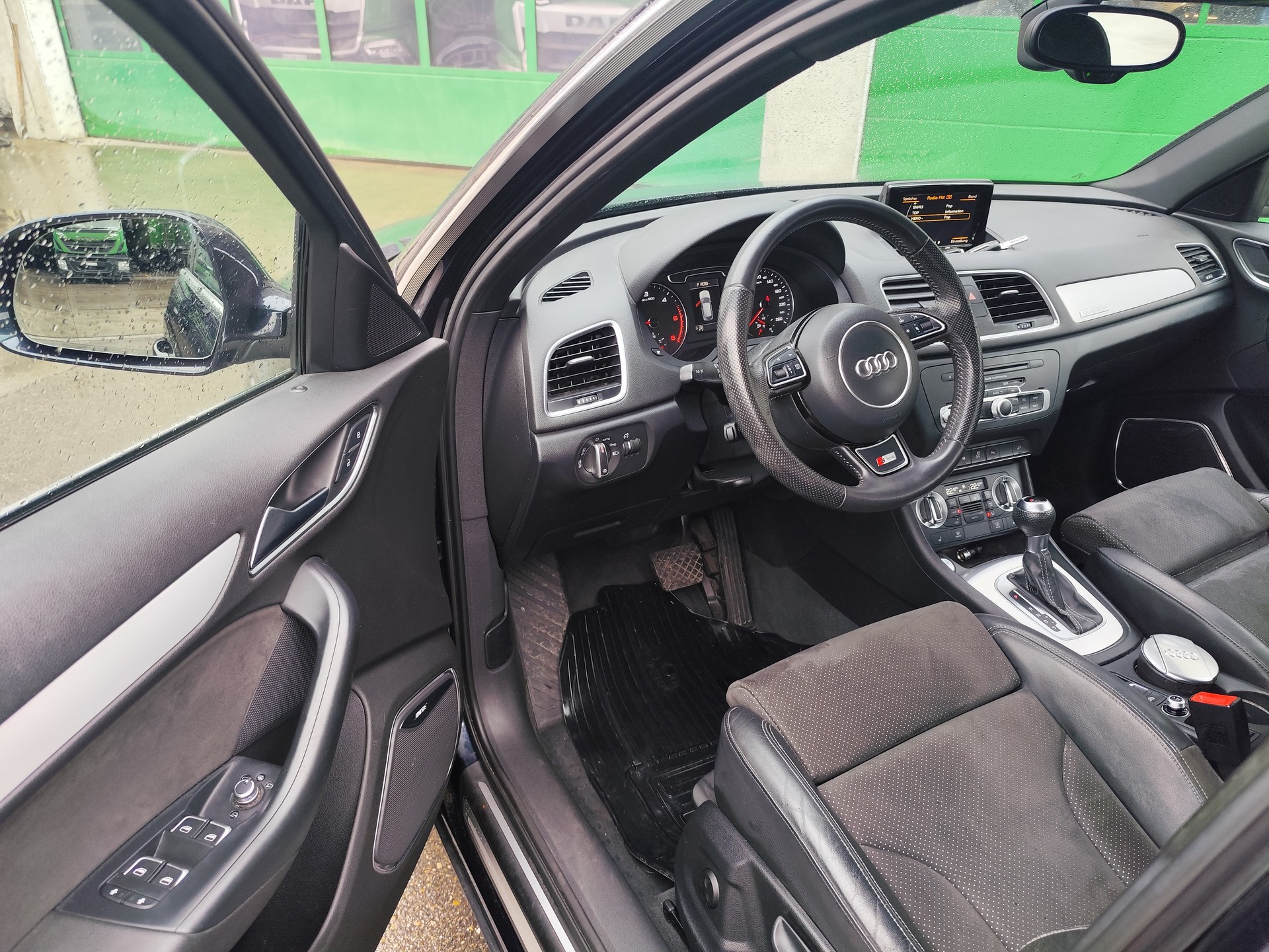 AUDI Q3 2.0 TDI quattro S-tronic-image-8