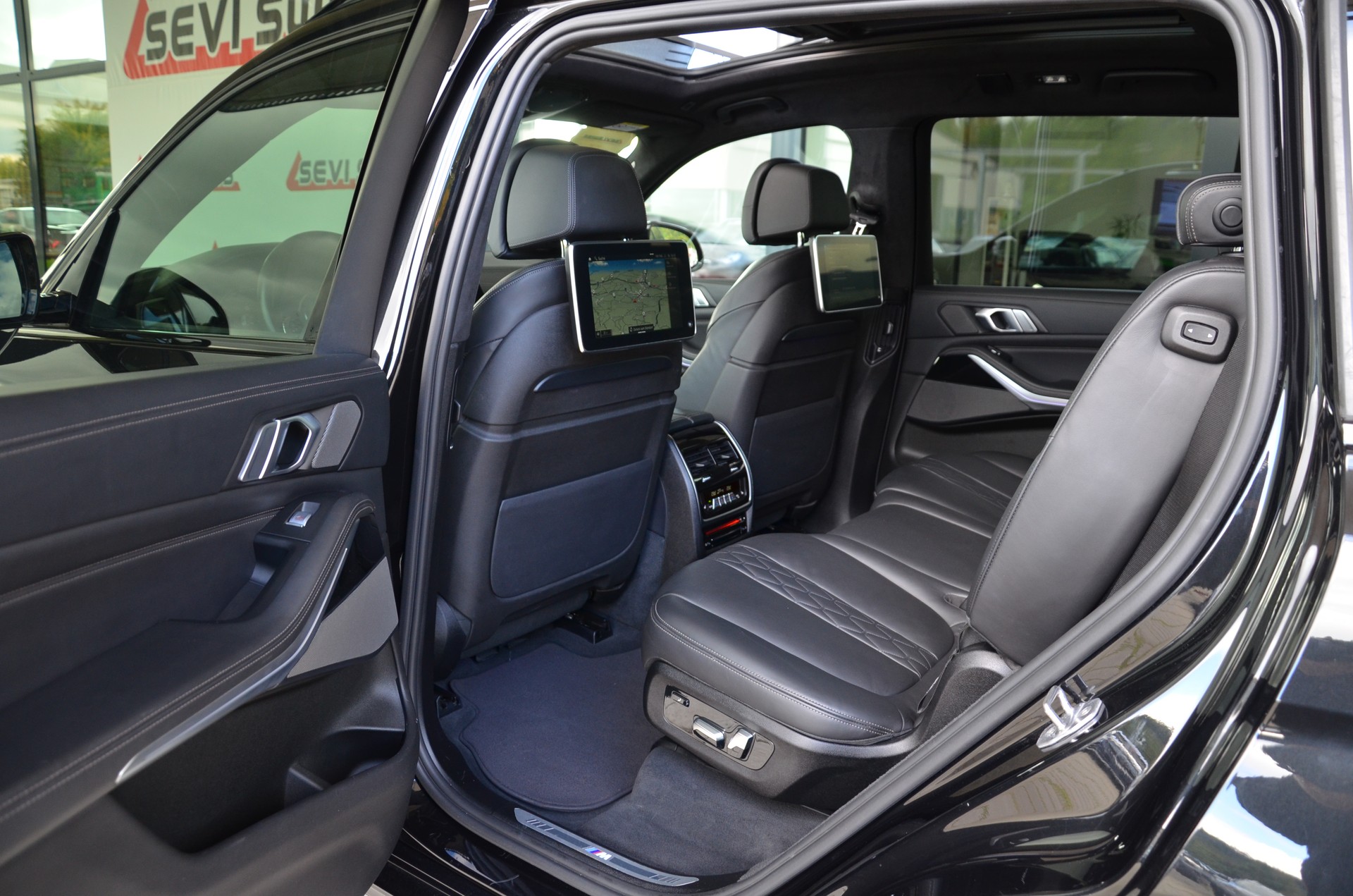 BMW X7 xDrive M50i Steptronic*7 Plätzer*Ab MFK,1 Jahr oder 20000km Garantie auf Motor und Getriebe*-image-13