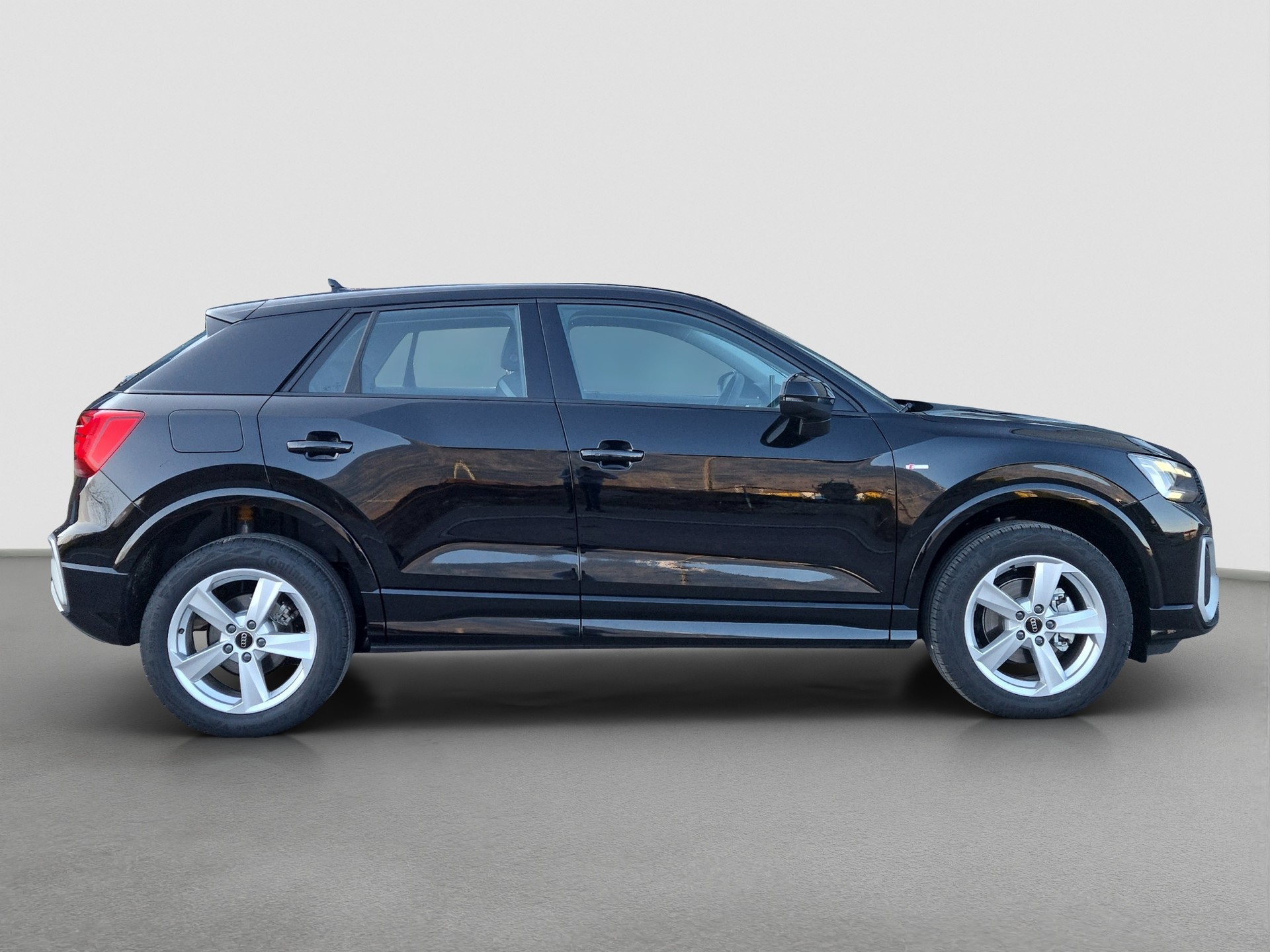 AUDI Q2 35 TFSI S line S-tronic-image-5