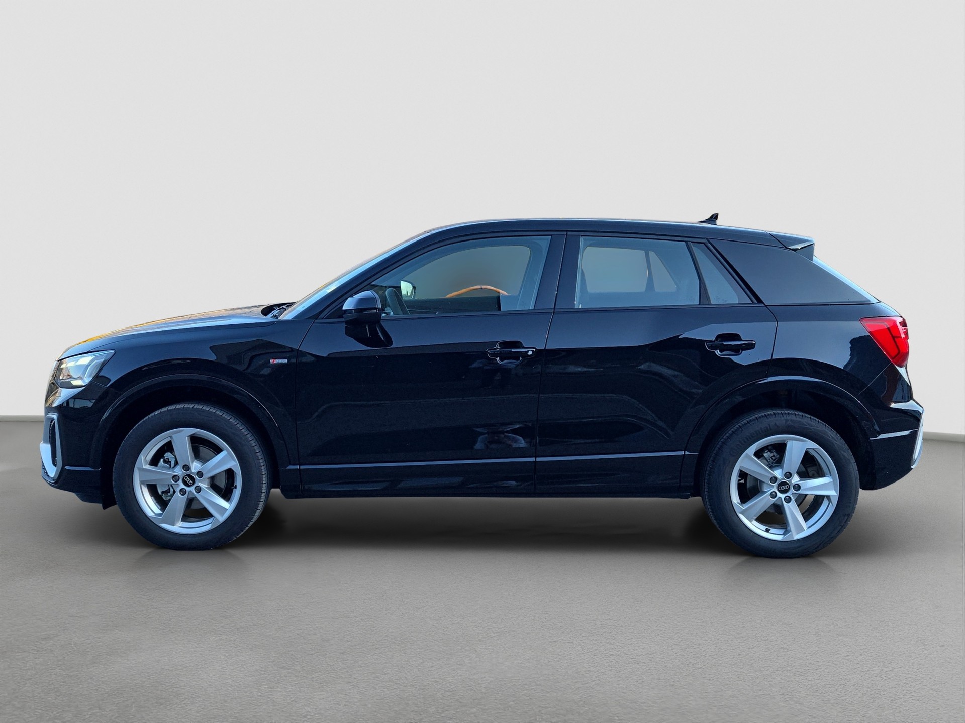 AUDI Q2 35 TFSI S line S-tronic-showroom-element-1