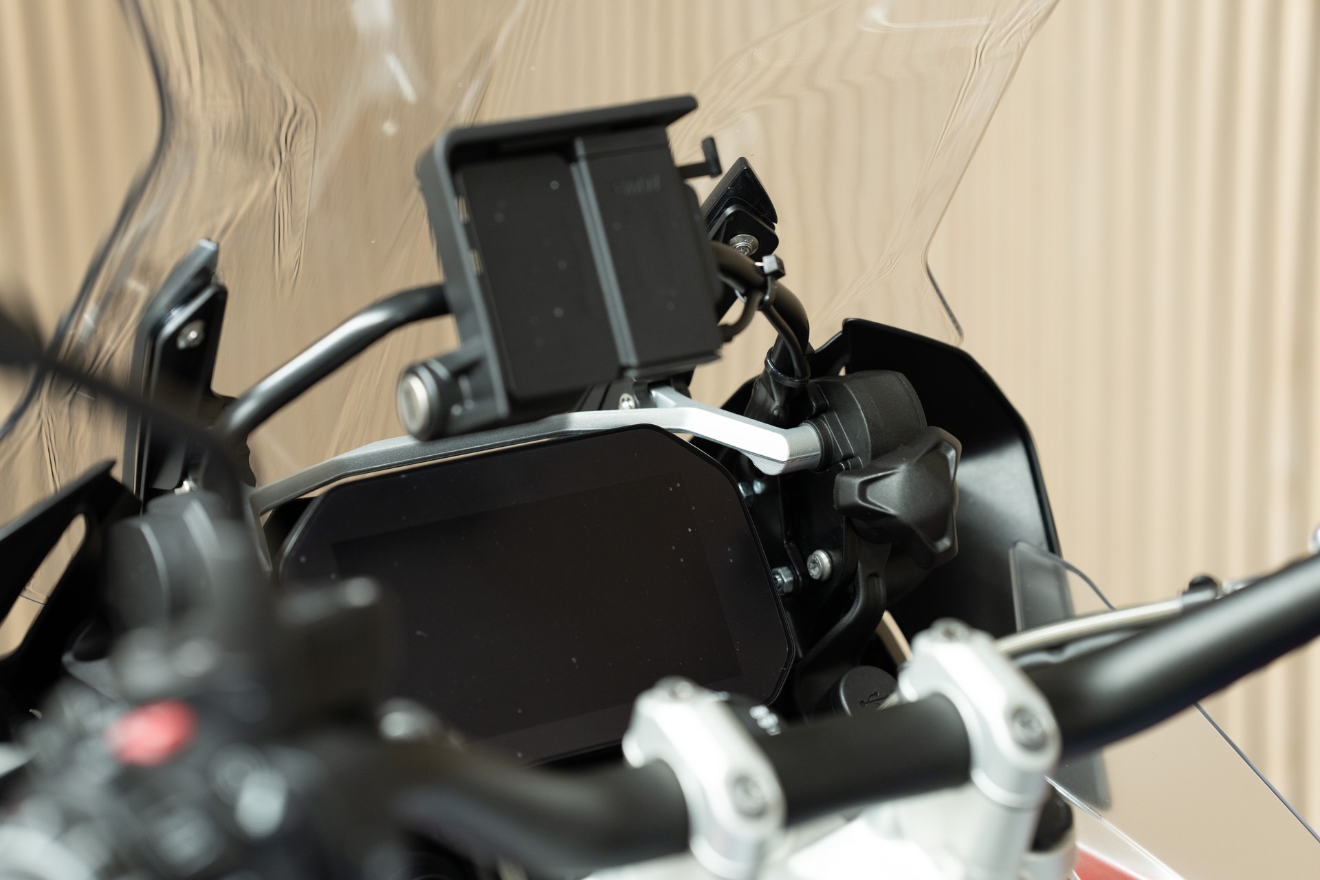 BMW R 1250 GS Adventure-image-2