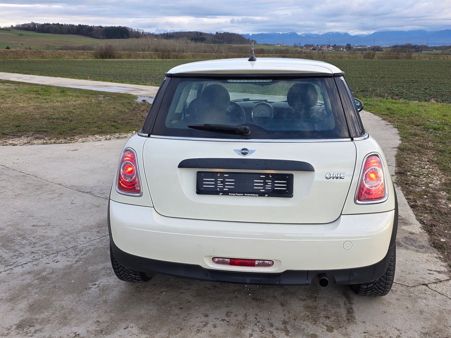 MINI One-image-4