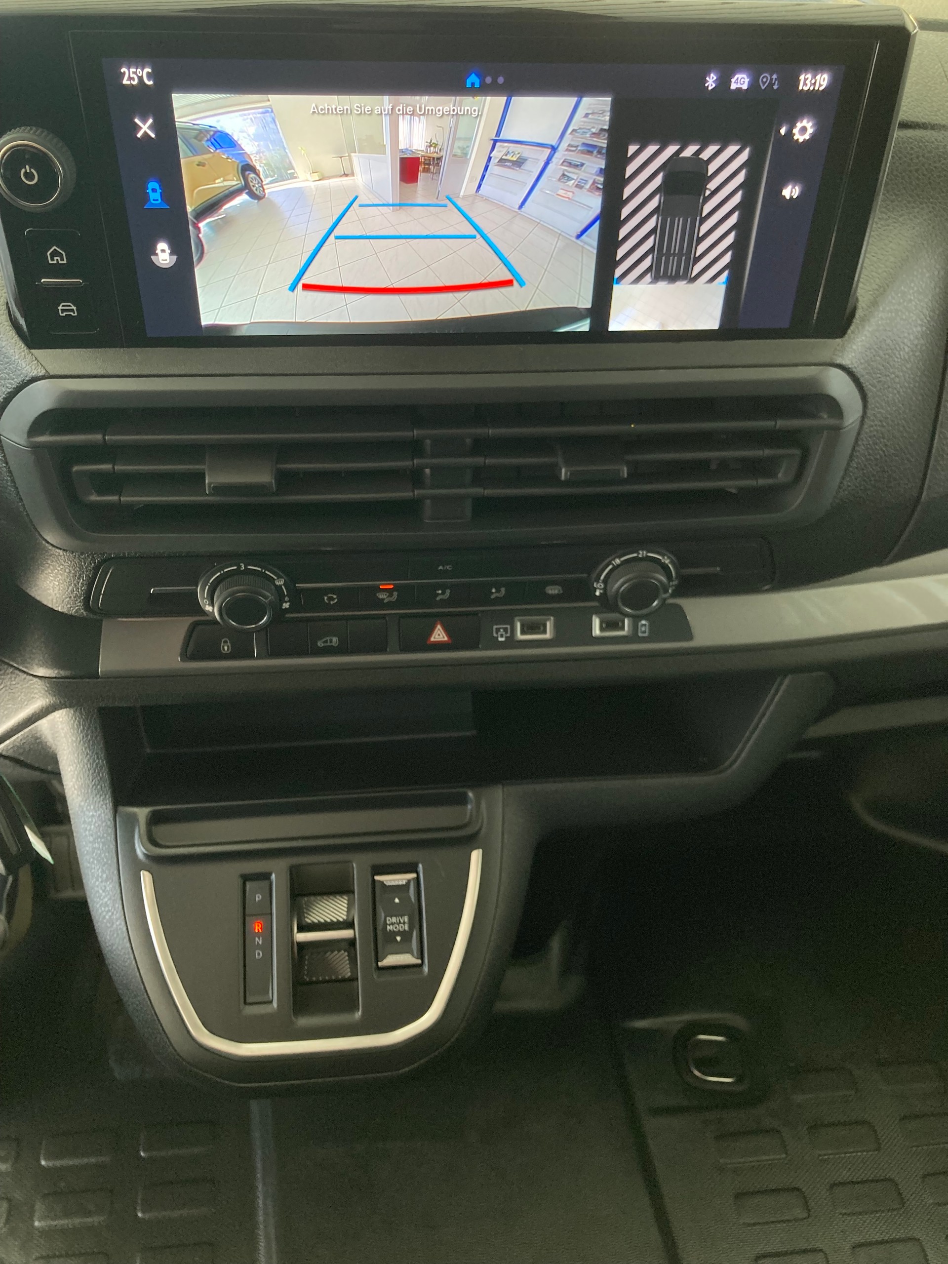 TOYOTA Proace EV 75kWh Medium Advanced-image-12