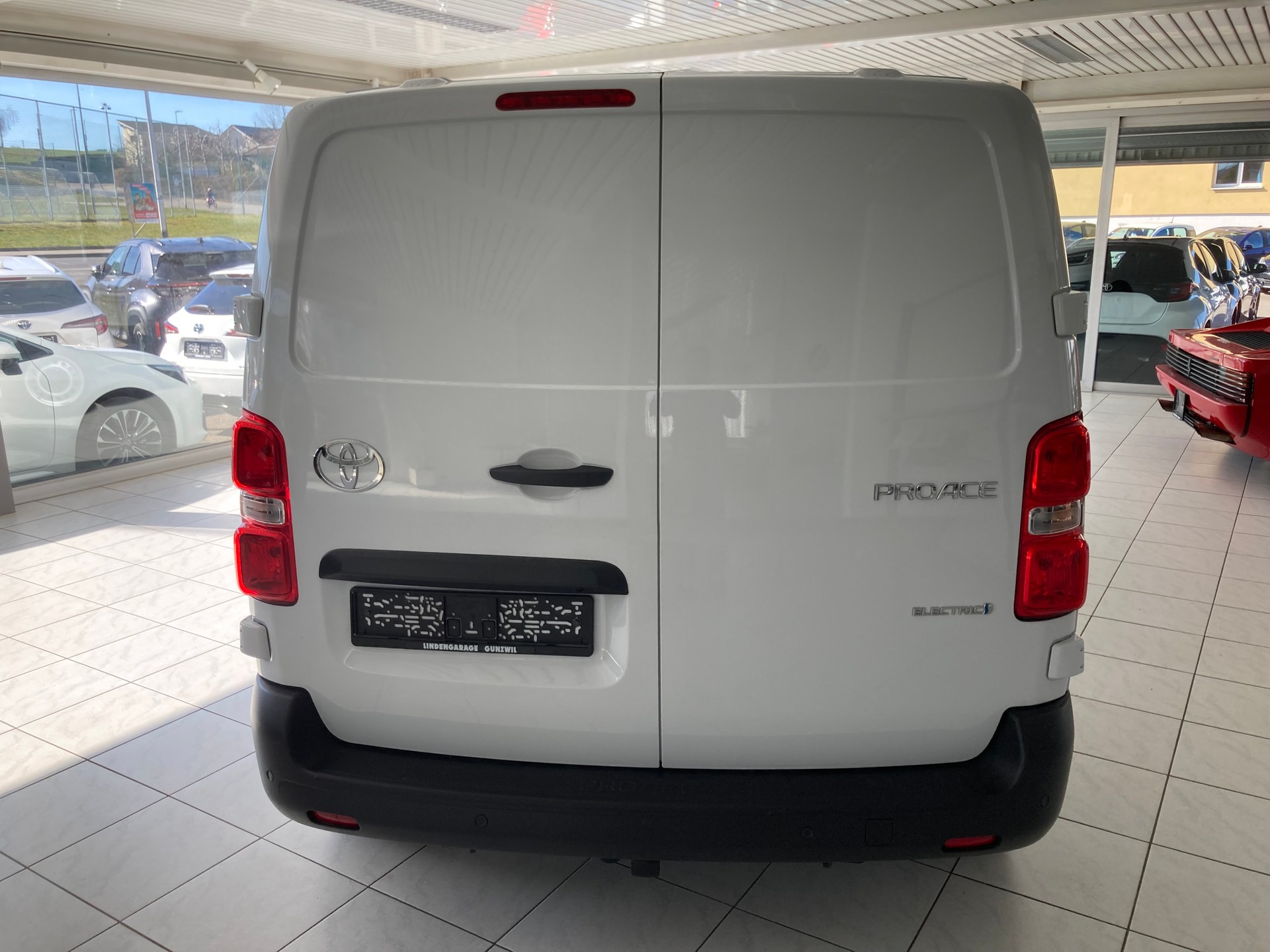 TOYOTA Proace EV 75kWh Medium Advanced-image-5