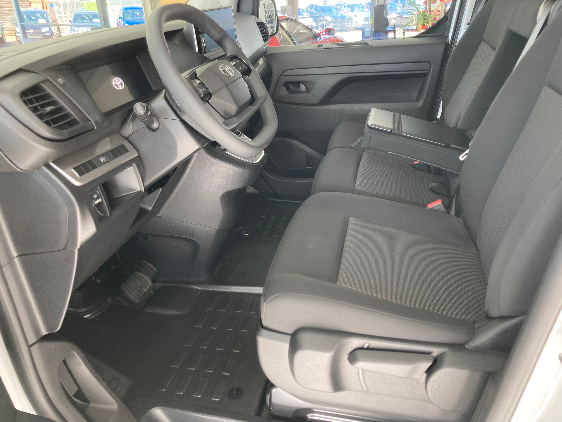 TOYOTA Proace EV 75kWh Medium Advanced-image-10