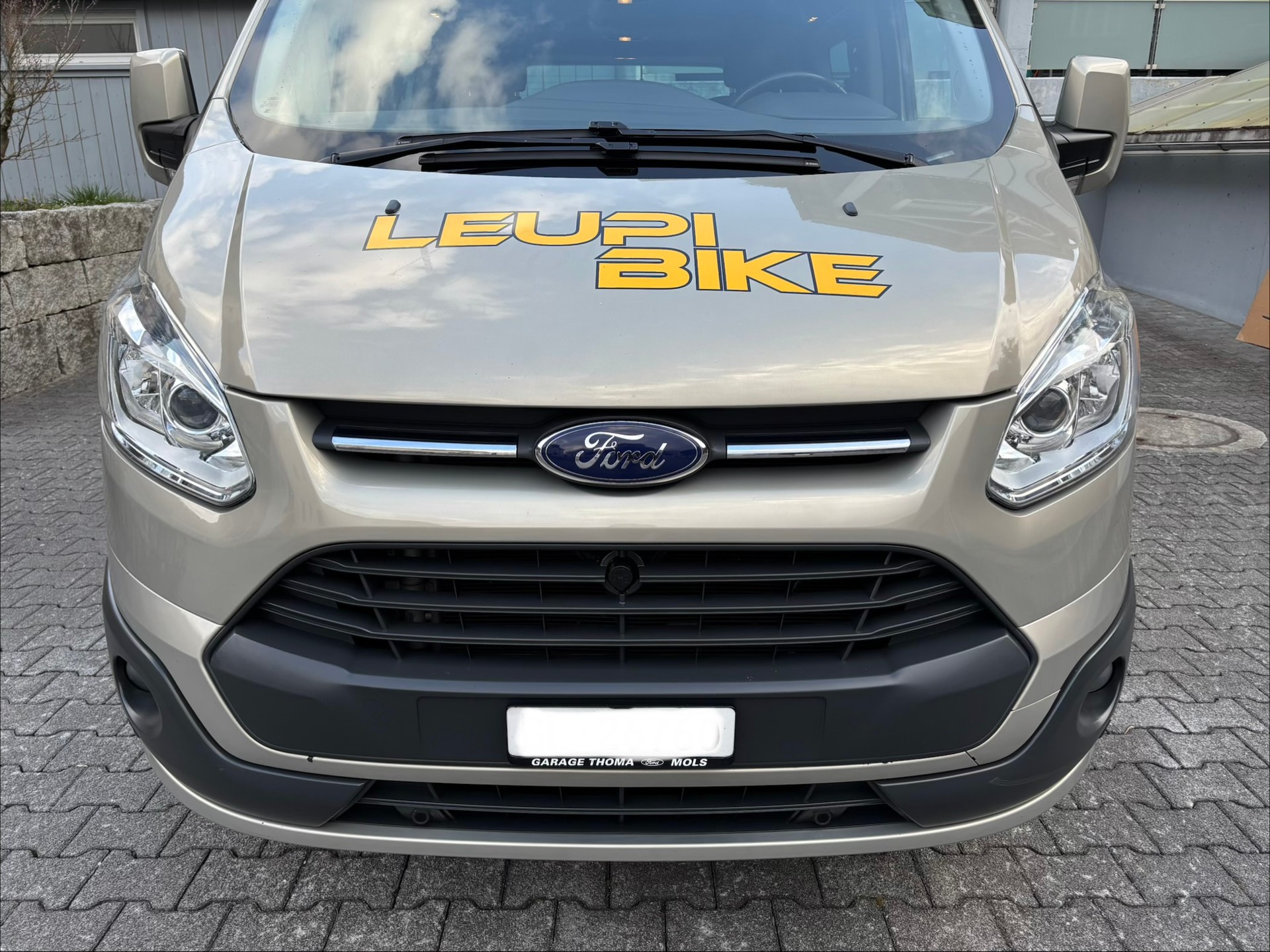 FORD Tourneo Custom 300 L1H1 Titanium-image-1
