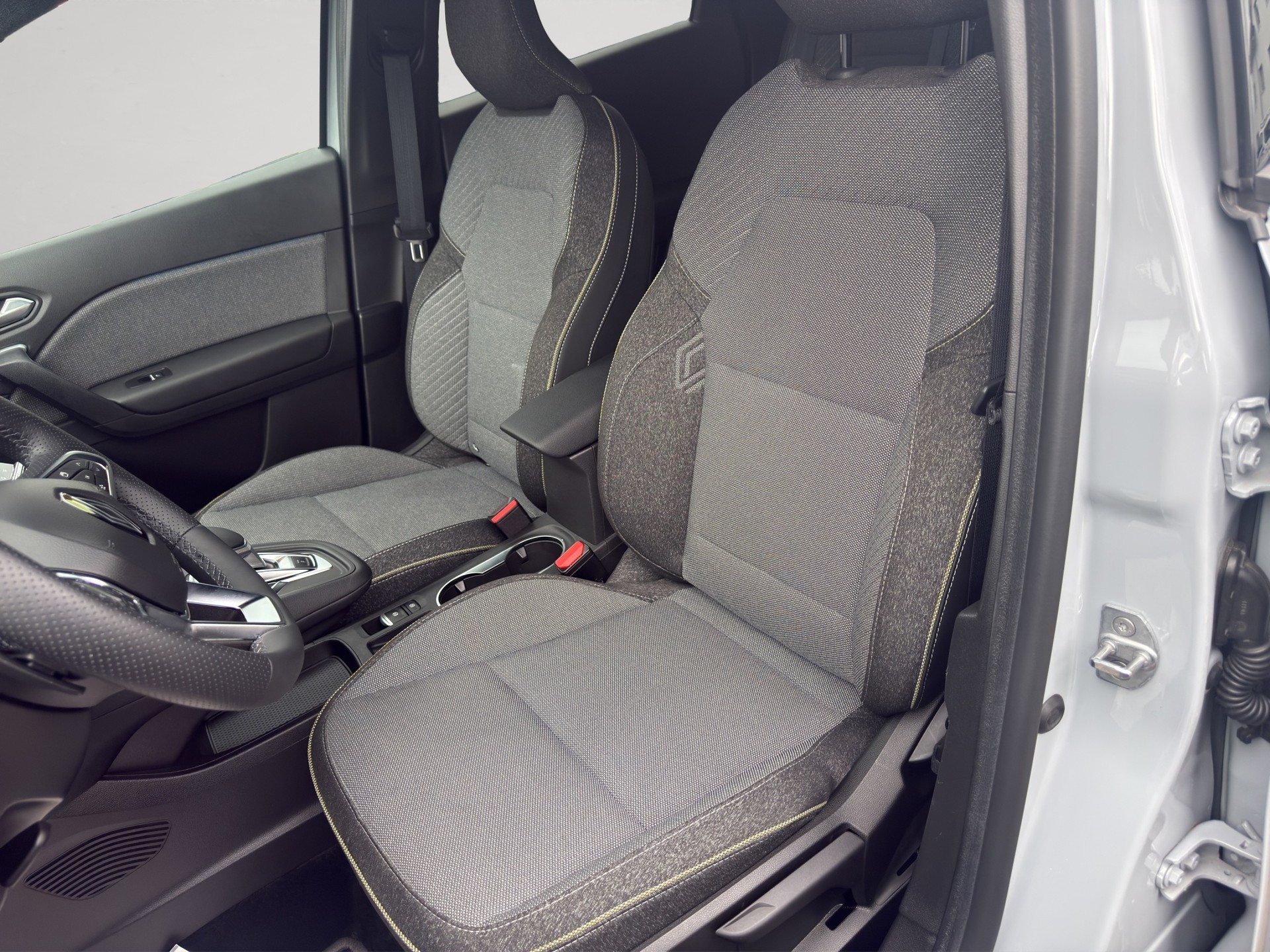 RENAULT Captur 1.3 TCe Techno EDC-image-13