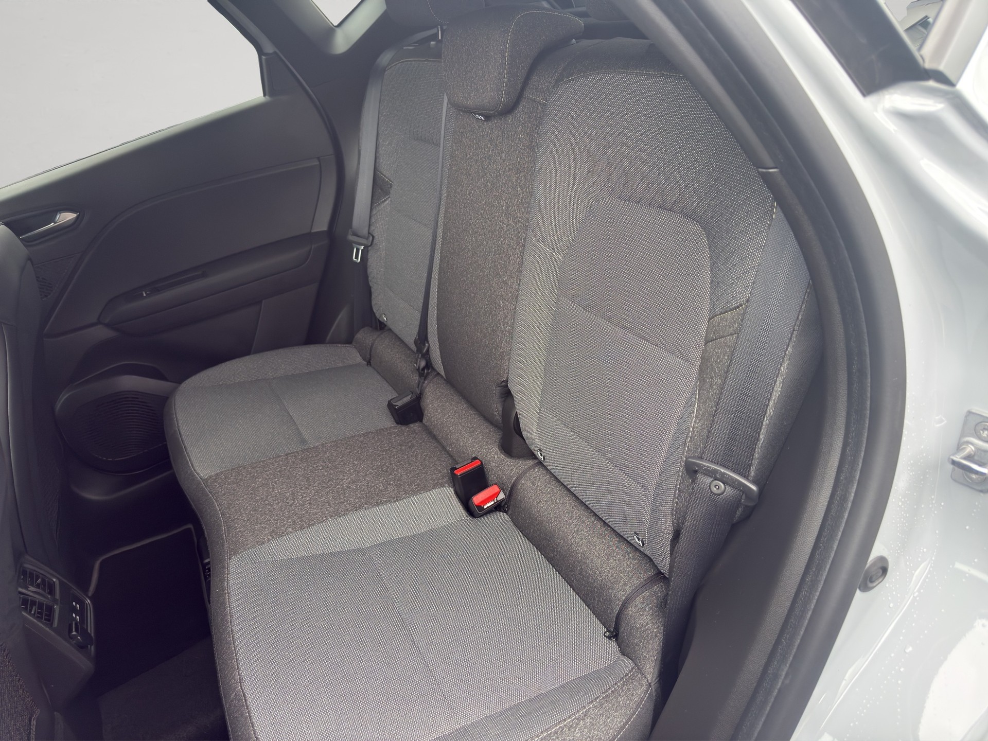 RENAULT Captur 1.3 TCe Techno EDC-image-8